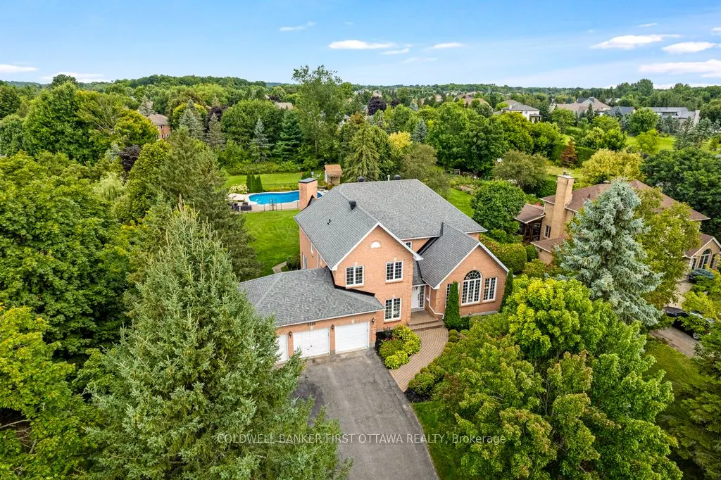 5525 PETTAPIECE Crescent
