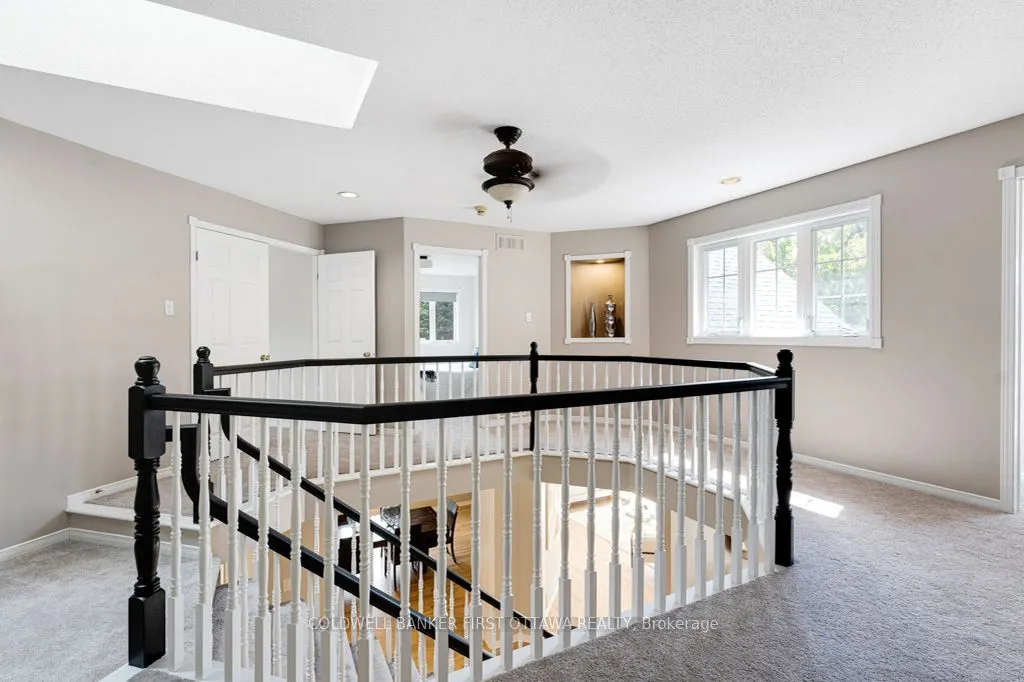 5525 PETTAPIECE Crescent