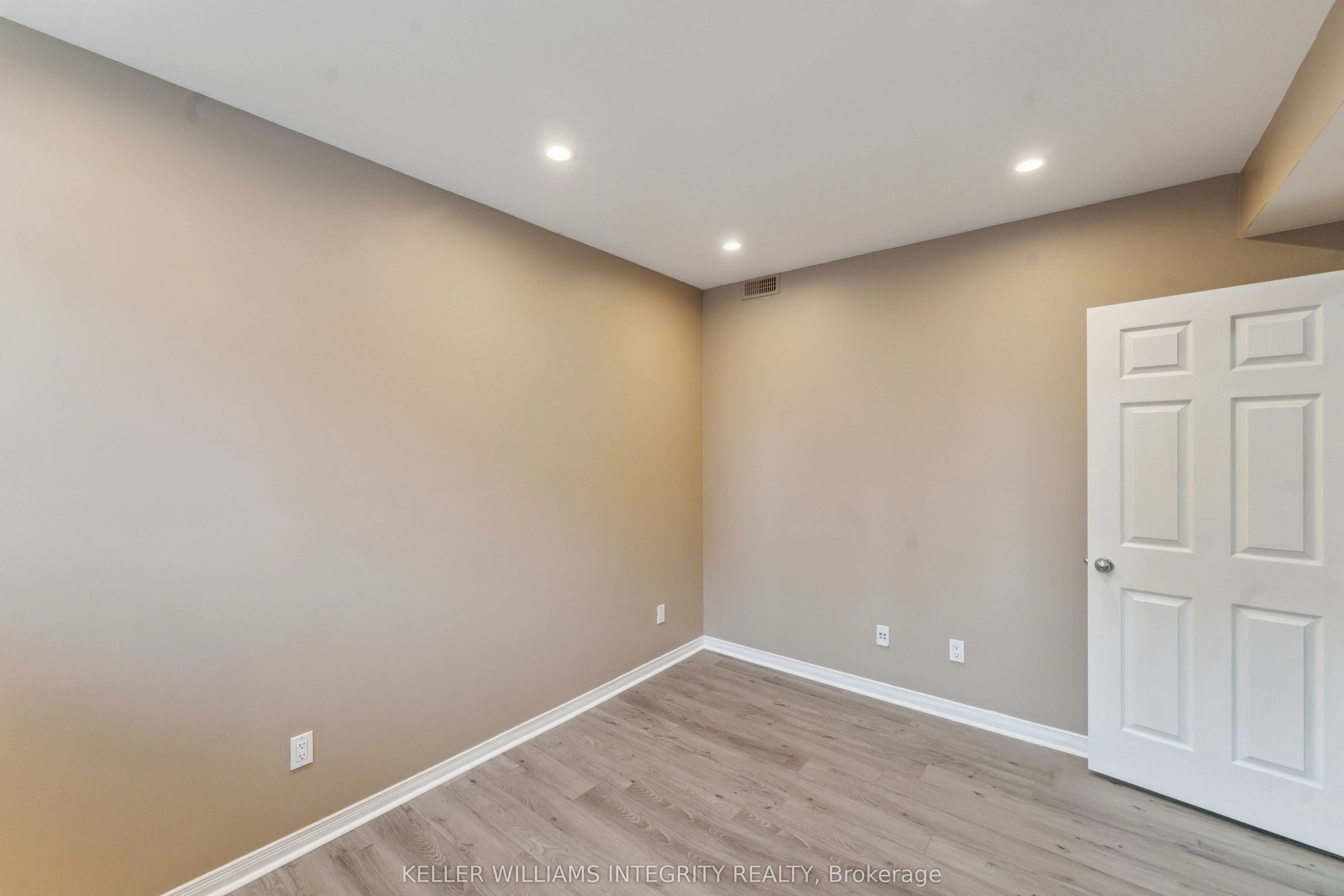 562 Reardon, #9