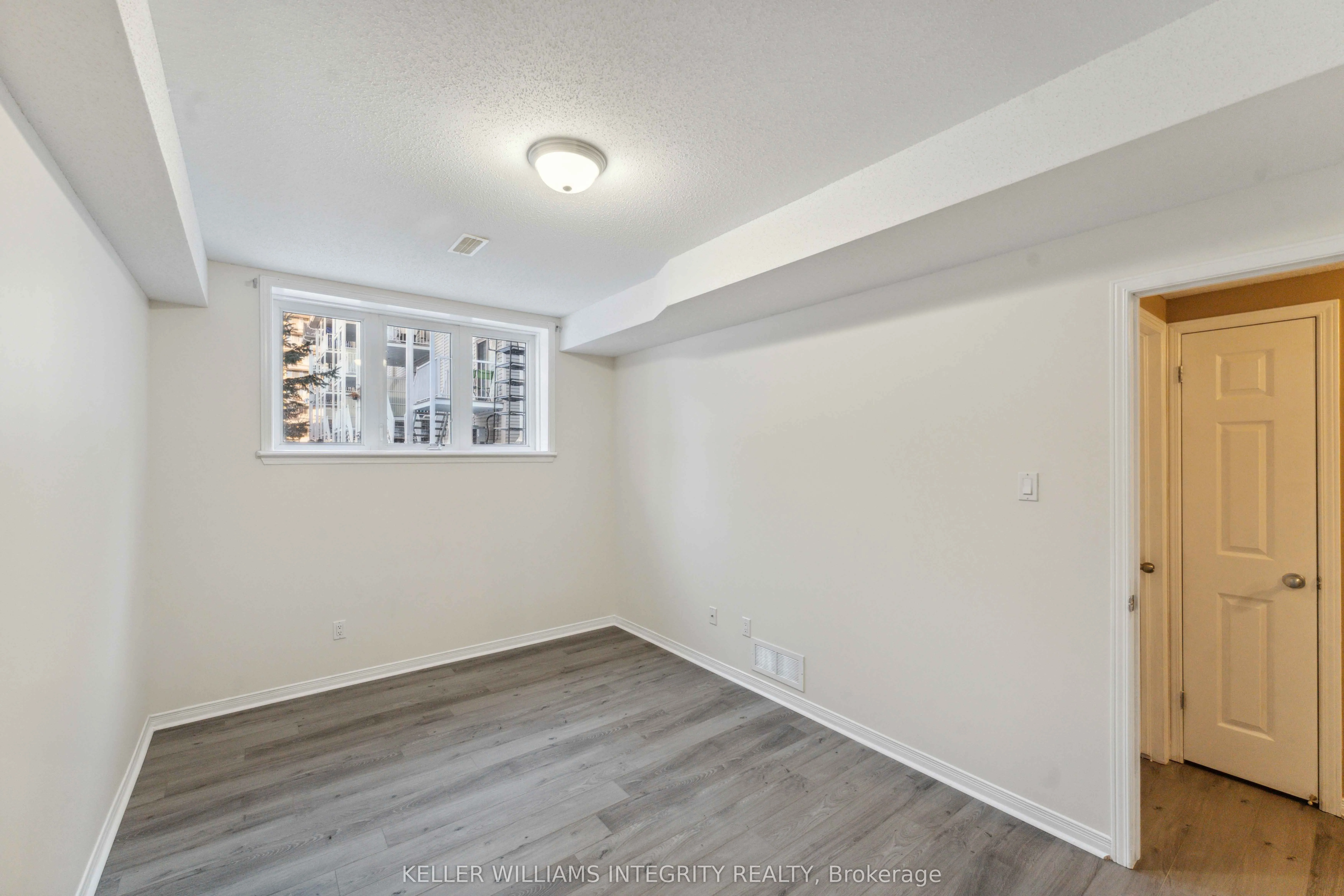 562 Reardon, #9