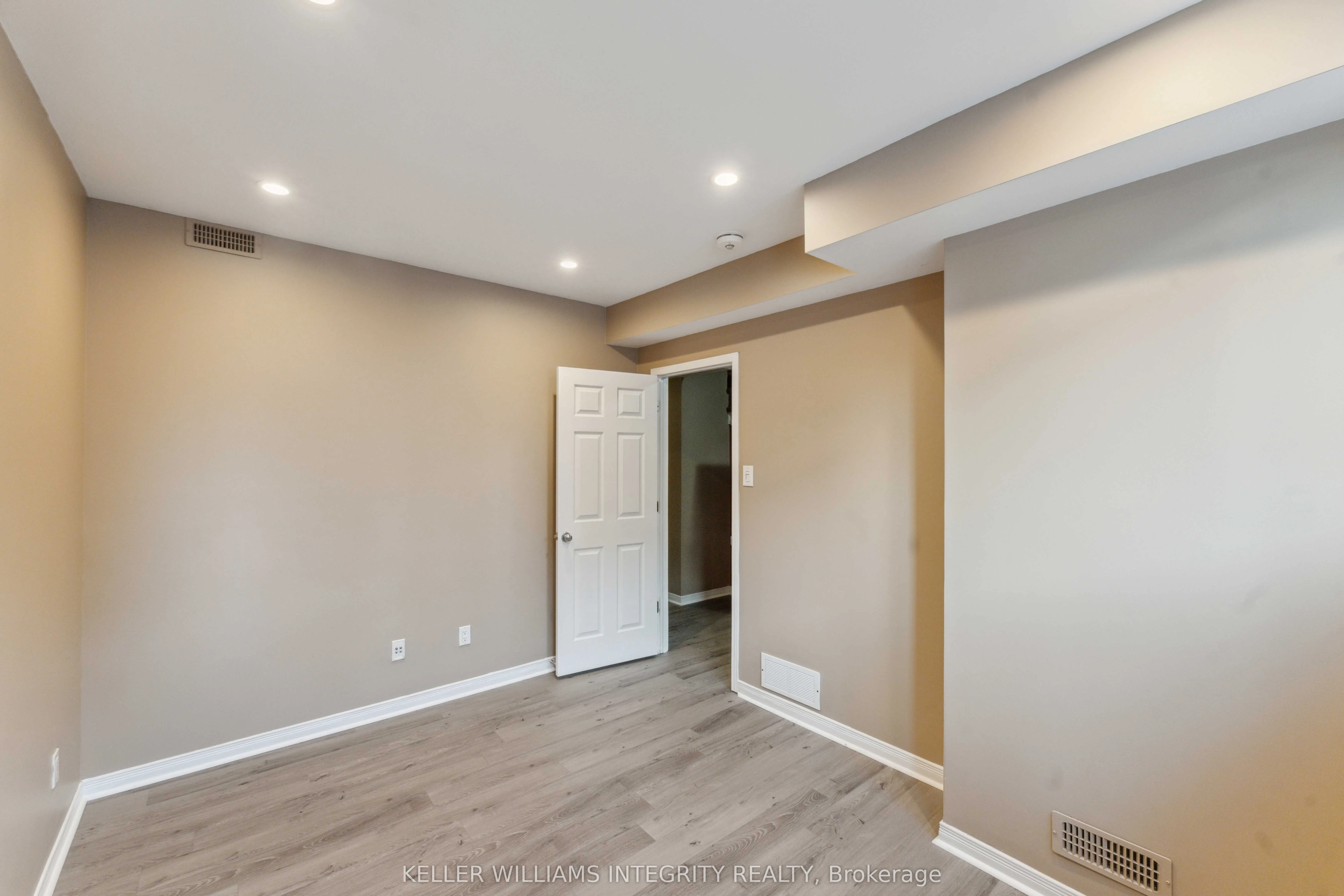 562 Reardon, #9