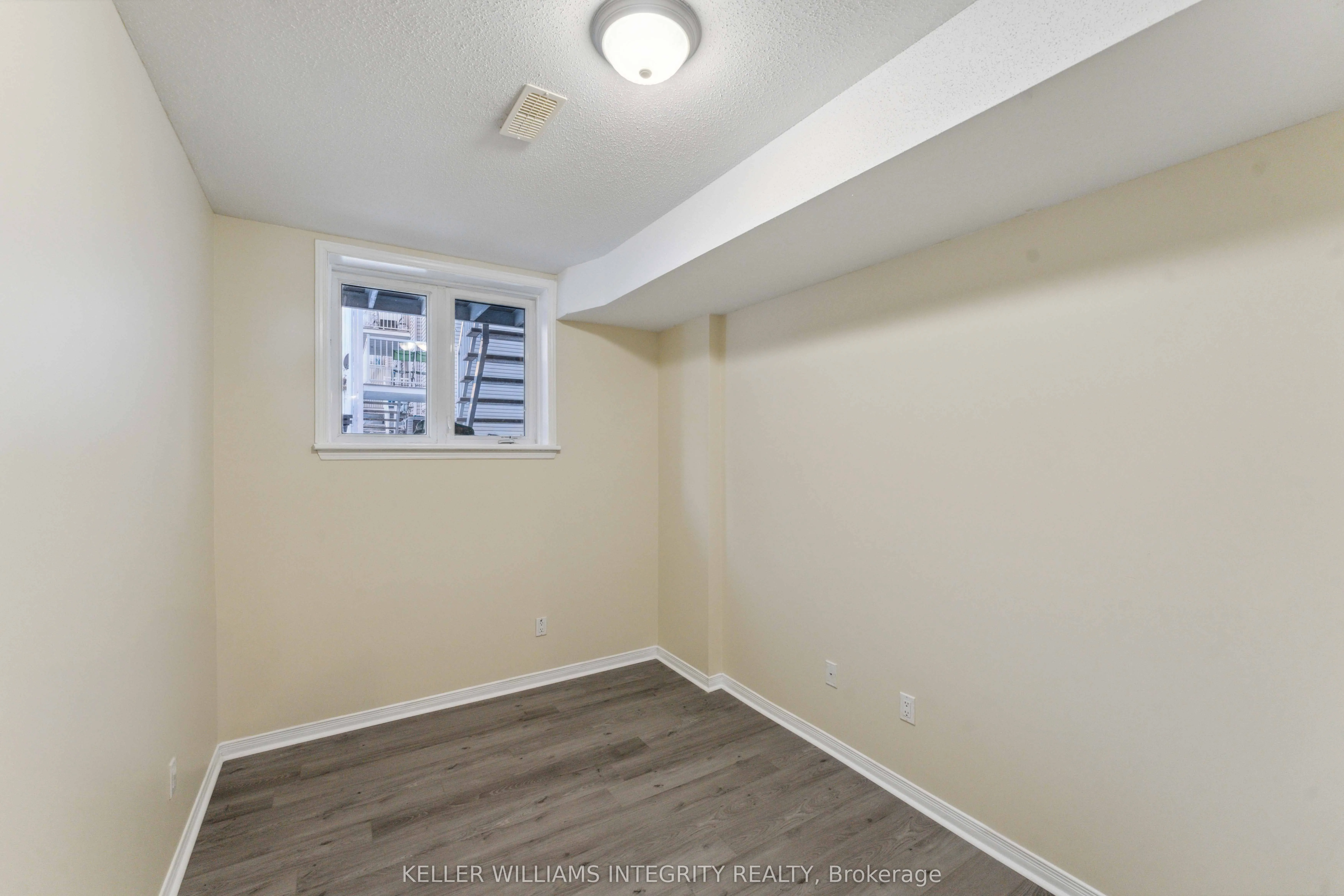 562 Reardon, #9