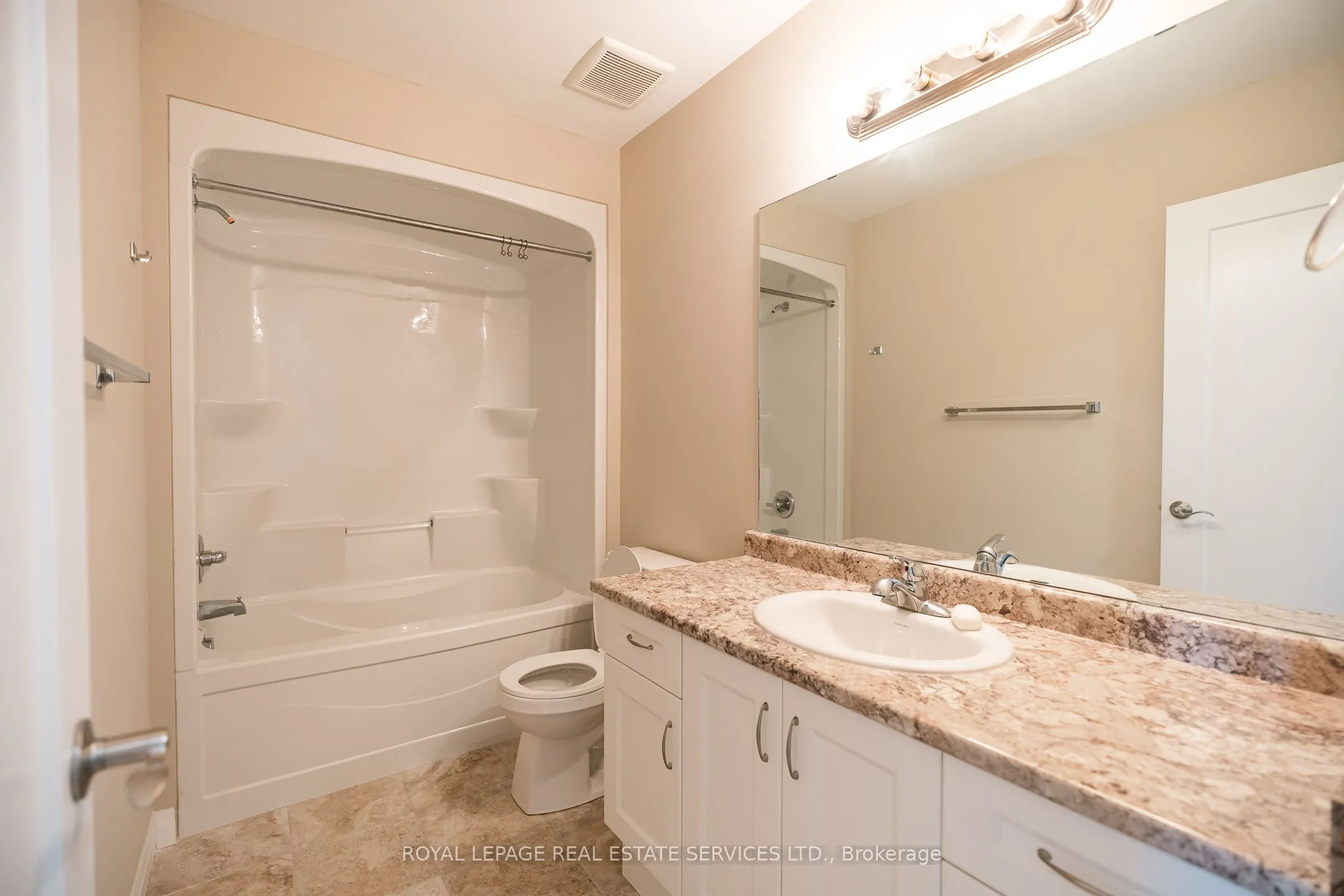 116 Laguna Village Crescent