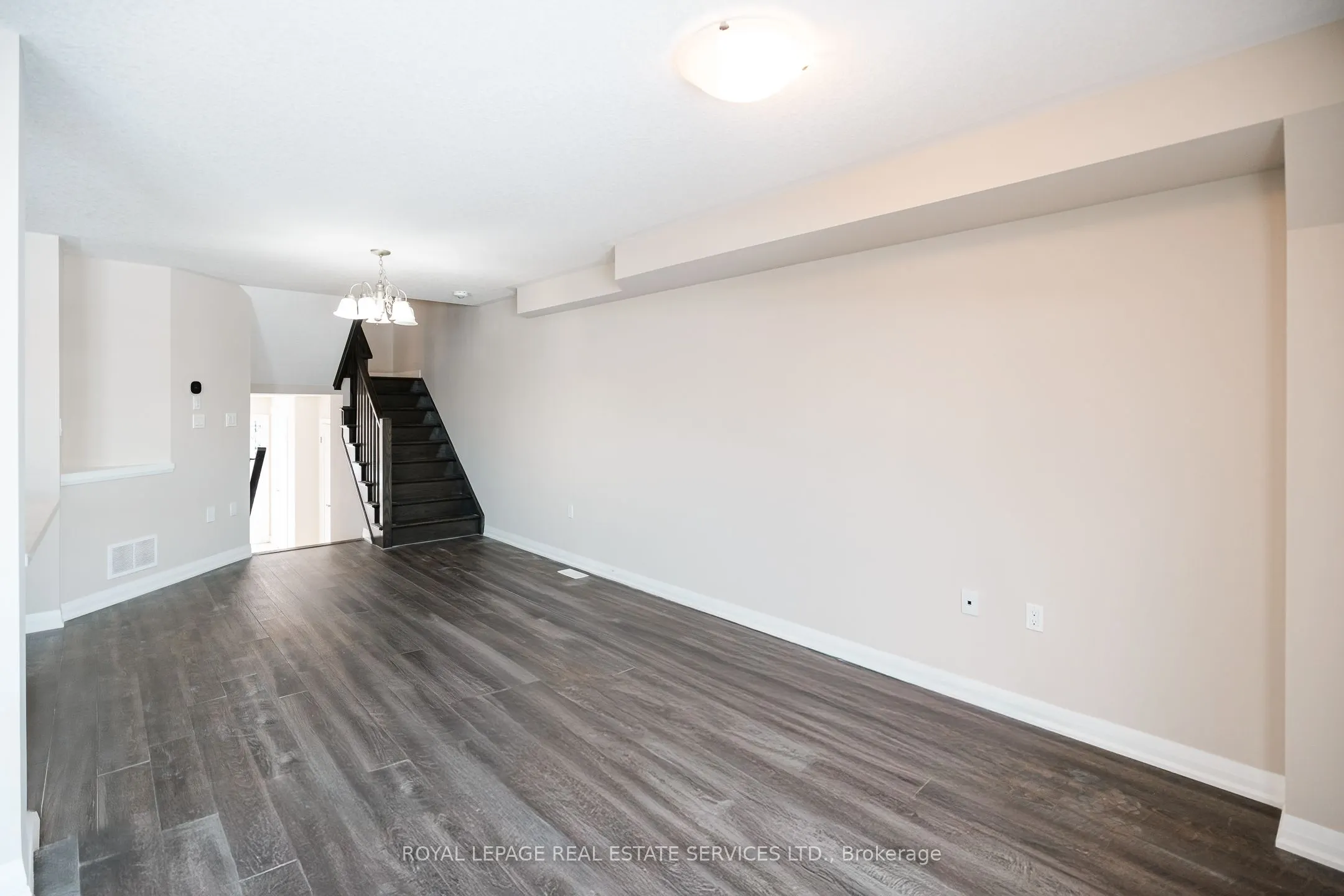 116 Laguna Village Crescent