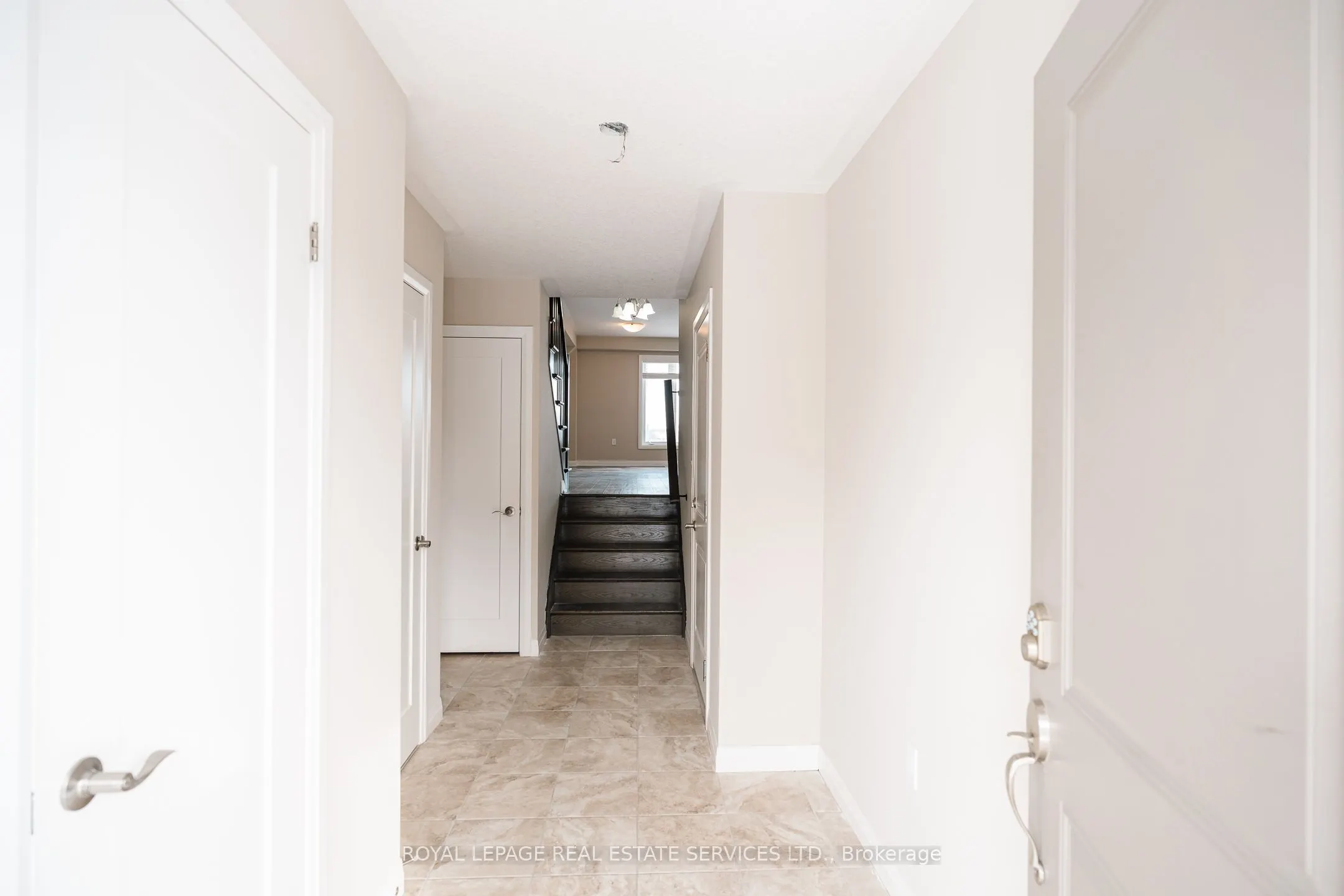 116 Laguna Village Crescent