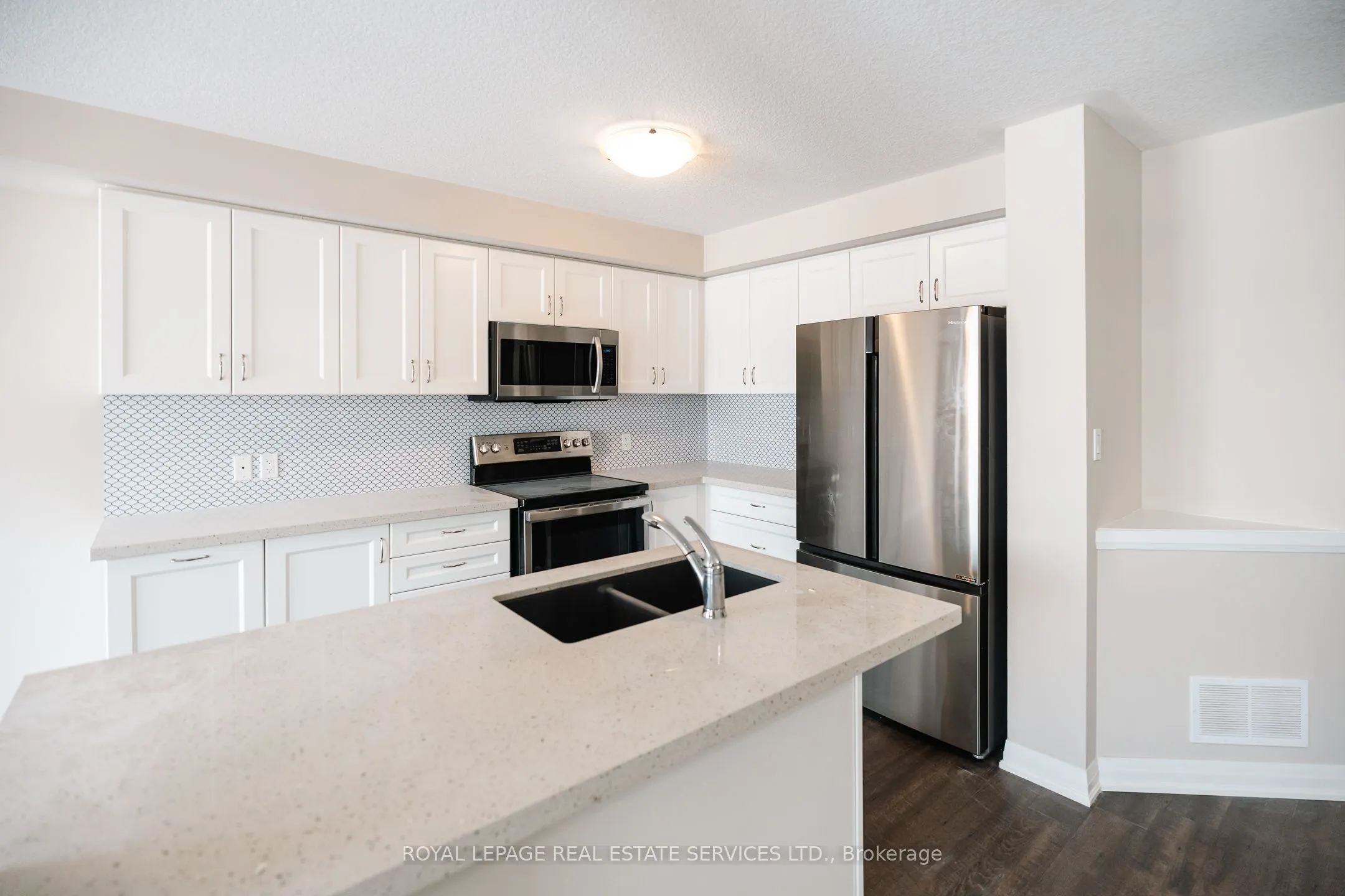 116 Laguna Village Crescent