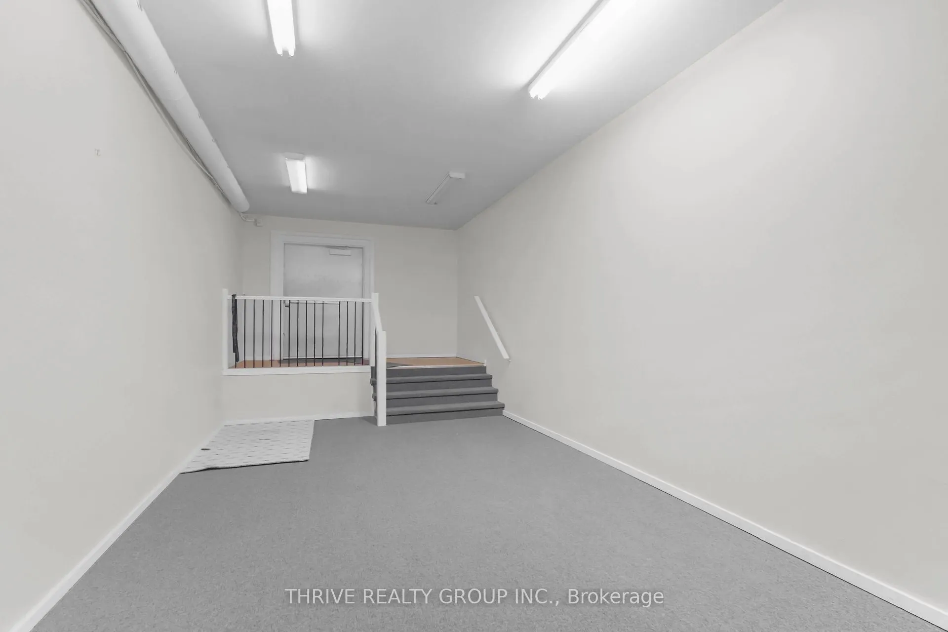 200 DUNDAS Street