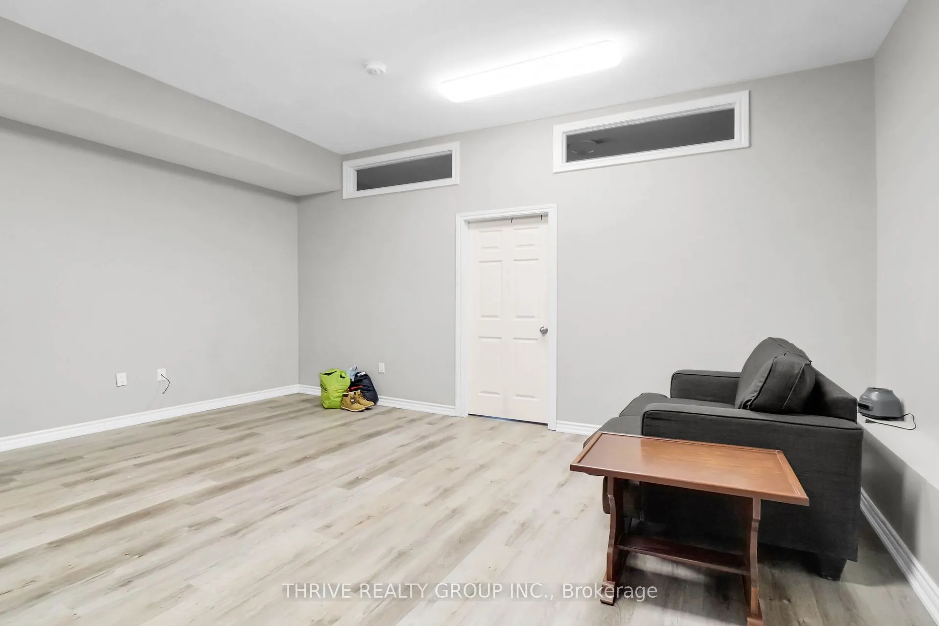200 DUNDAS Street