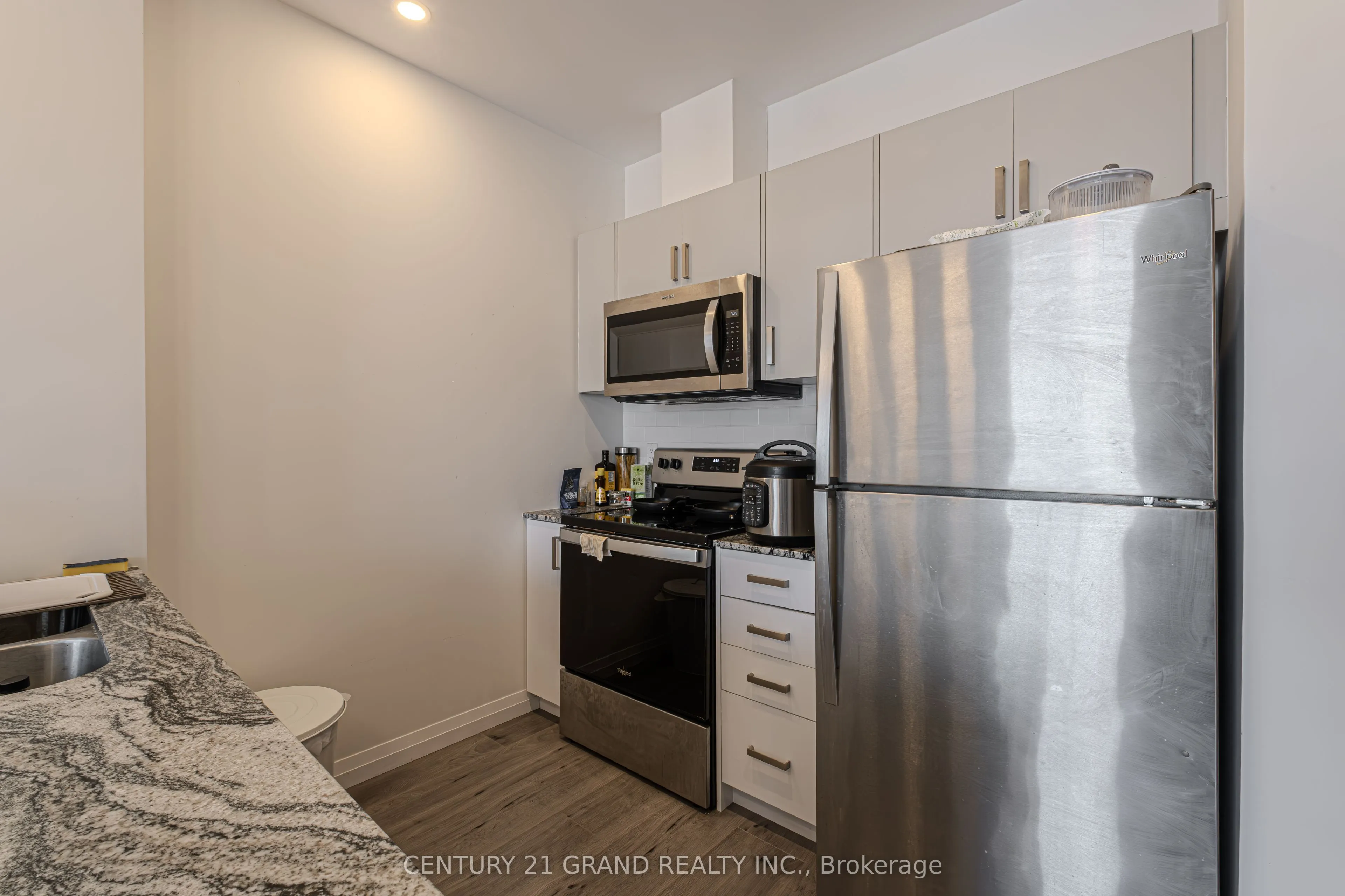 60 Charles Street W, #503