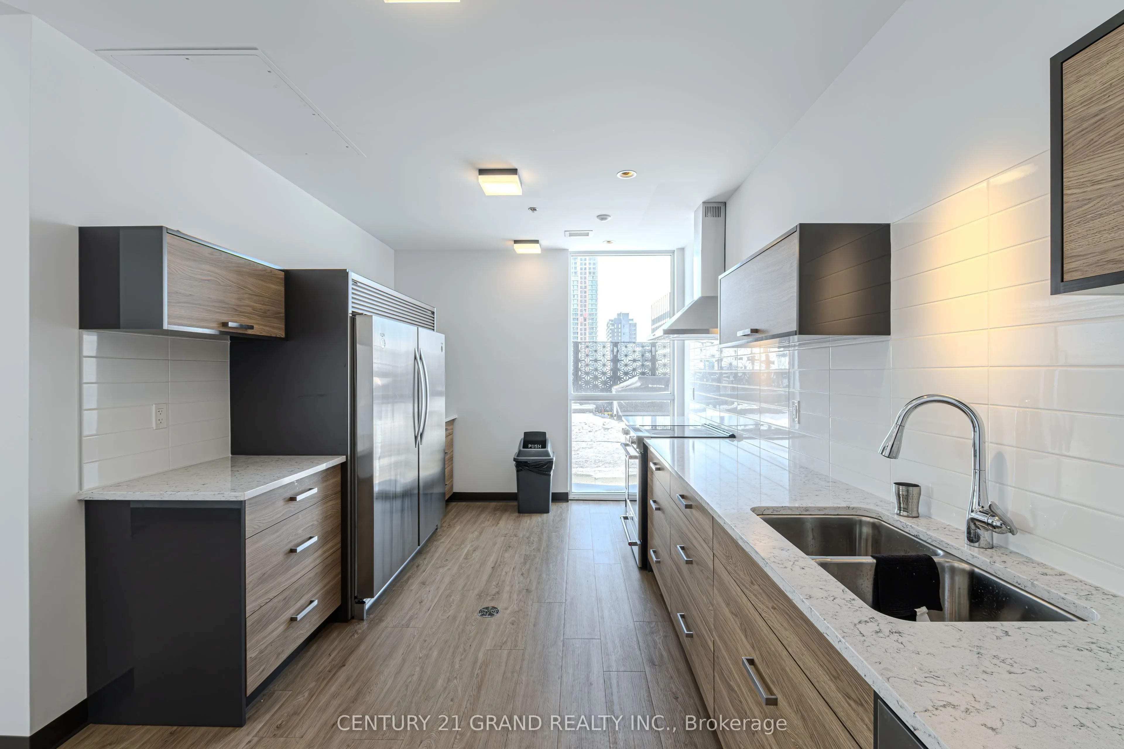60 Charles Street W, #503