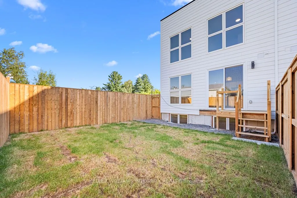 875 CONTOUR Street, #B