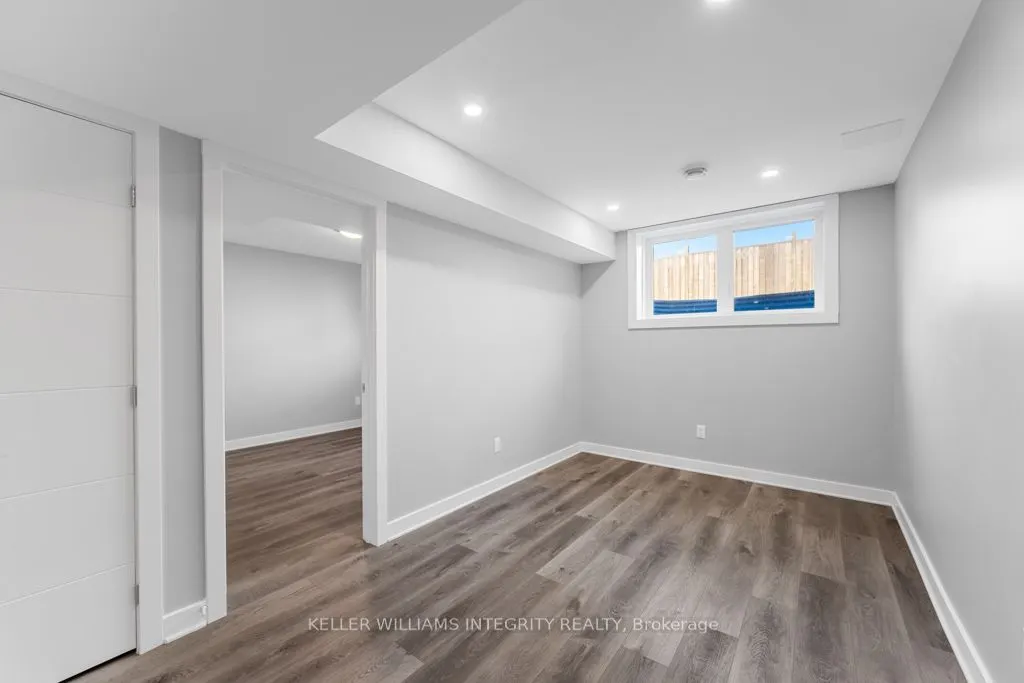 875 CONTOUR Street, #B