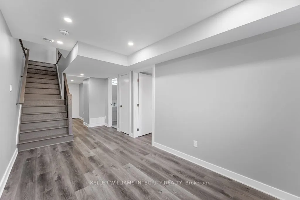 875 CONTOUR Street, #B