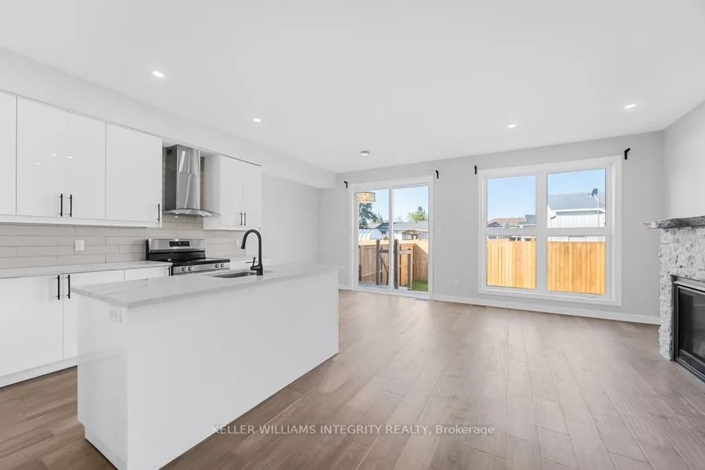 875 CONTOUR Street, #B