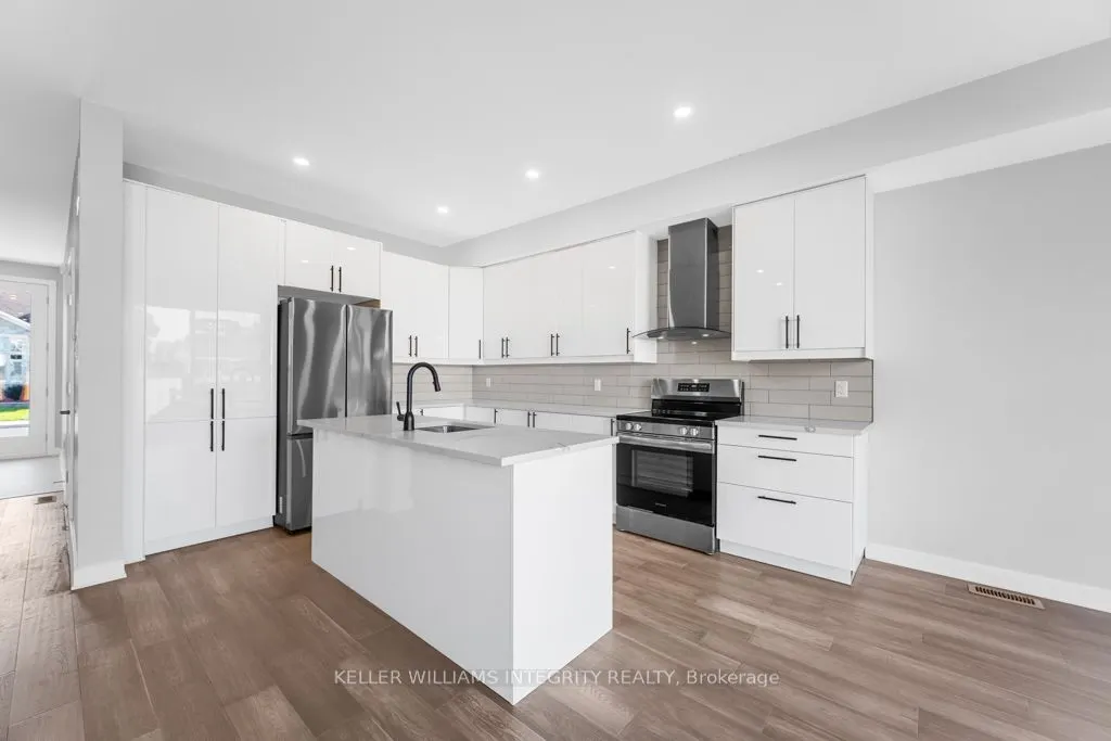 875 CONTOUR Street, #B