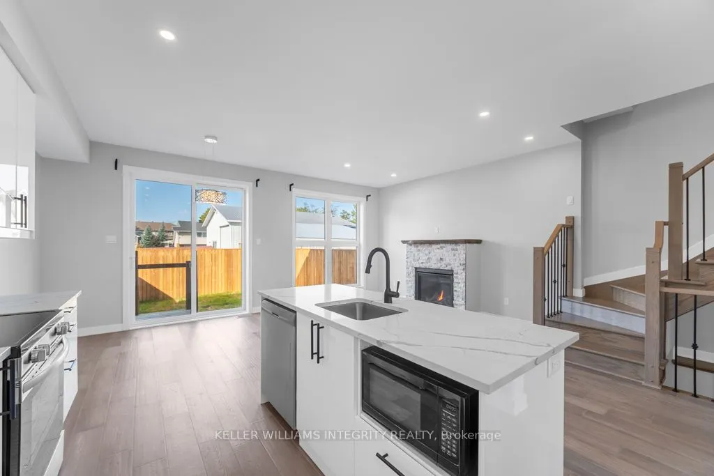 875 CONTOUR Street, #B