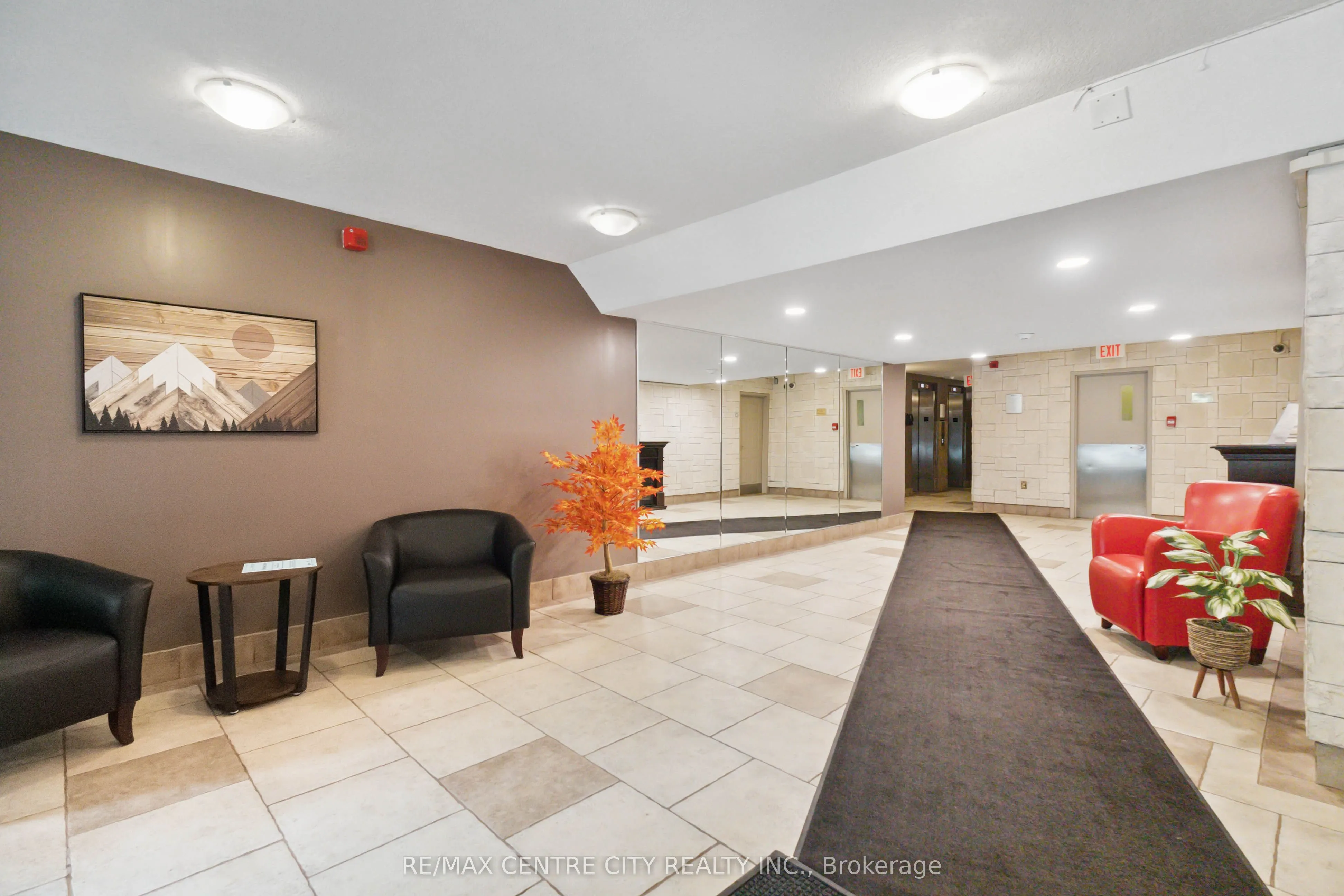 155 Kent Street, #1205