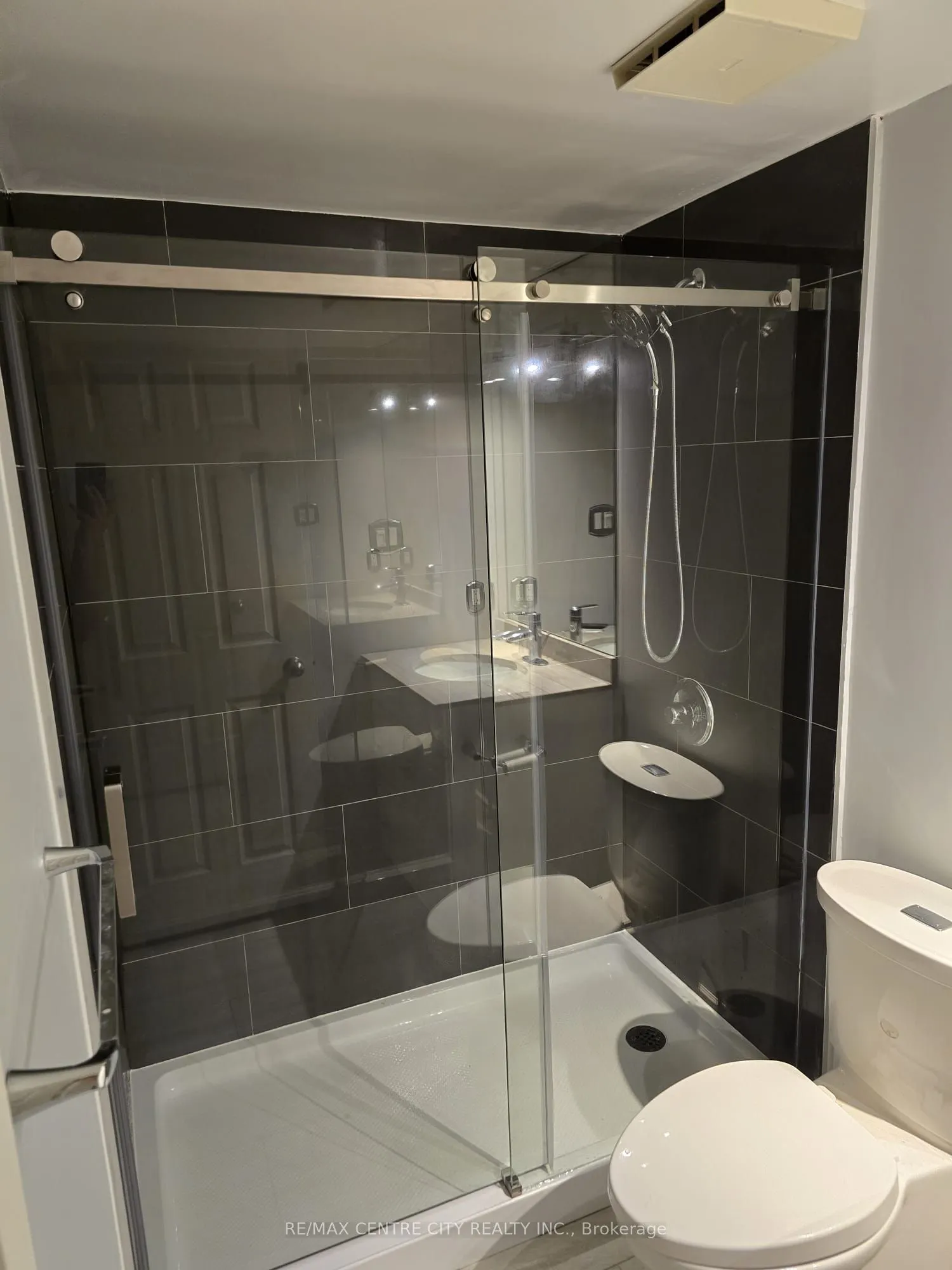 155 Kent Street, #1205
