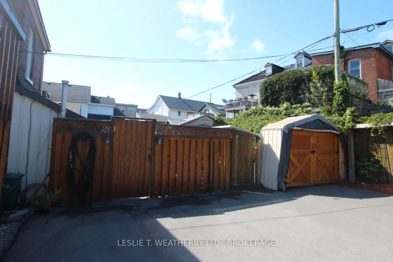270 Wellington Street