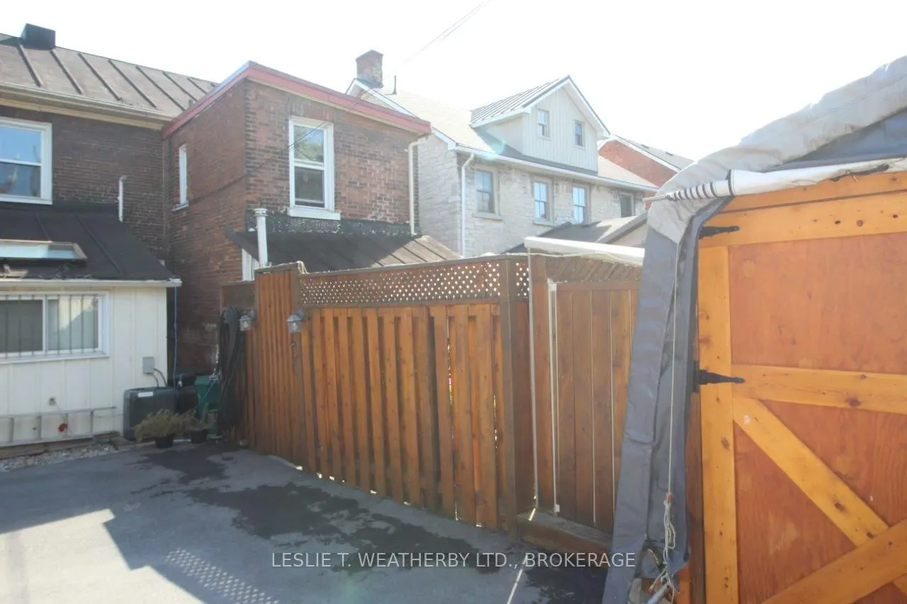 270 Wellington Street