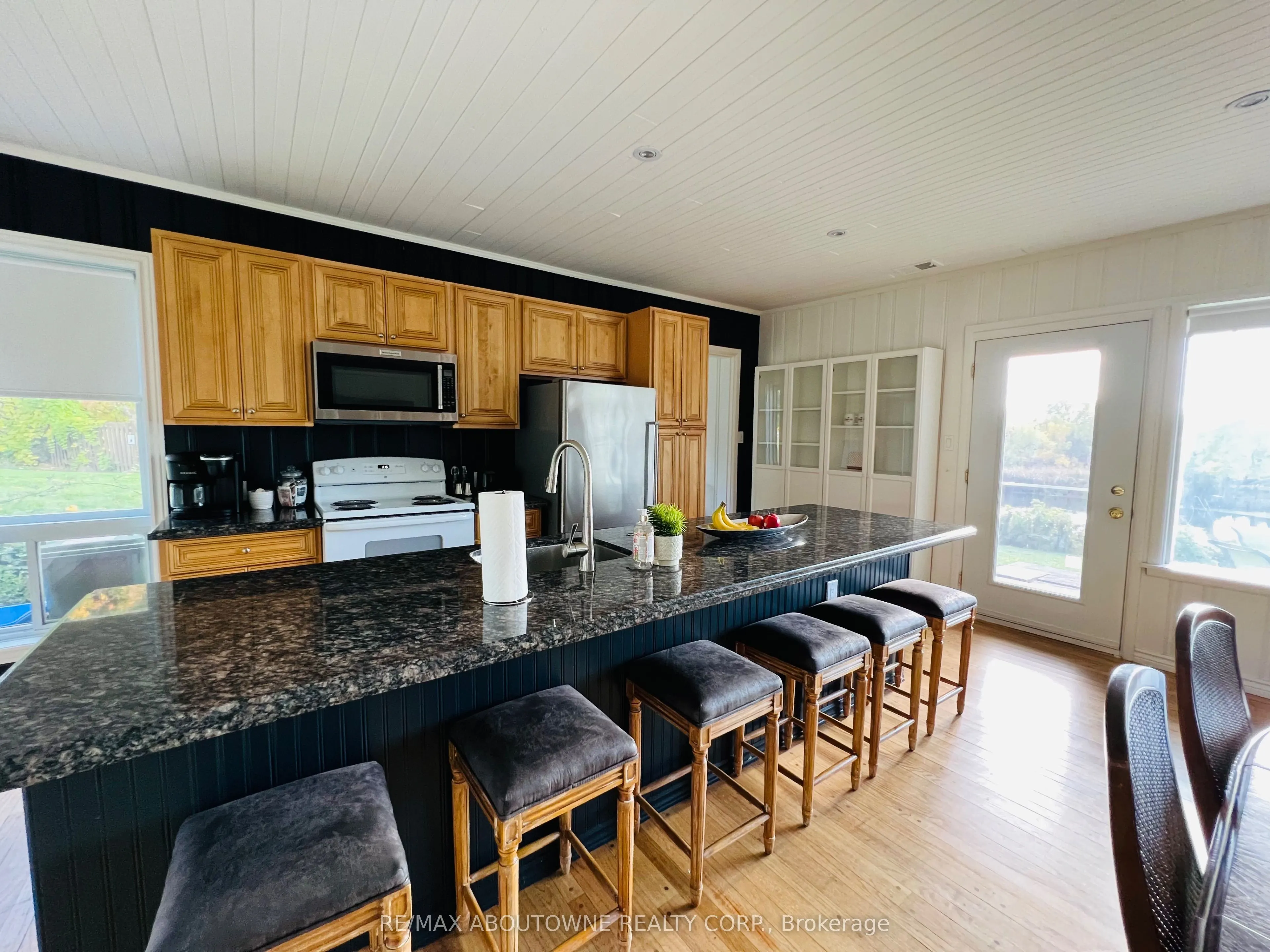 8 Renwood Place