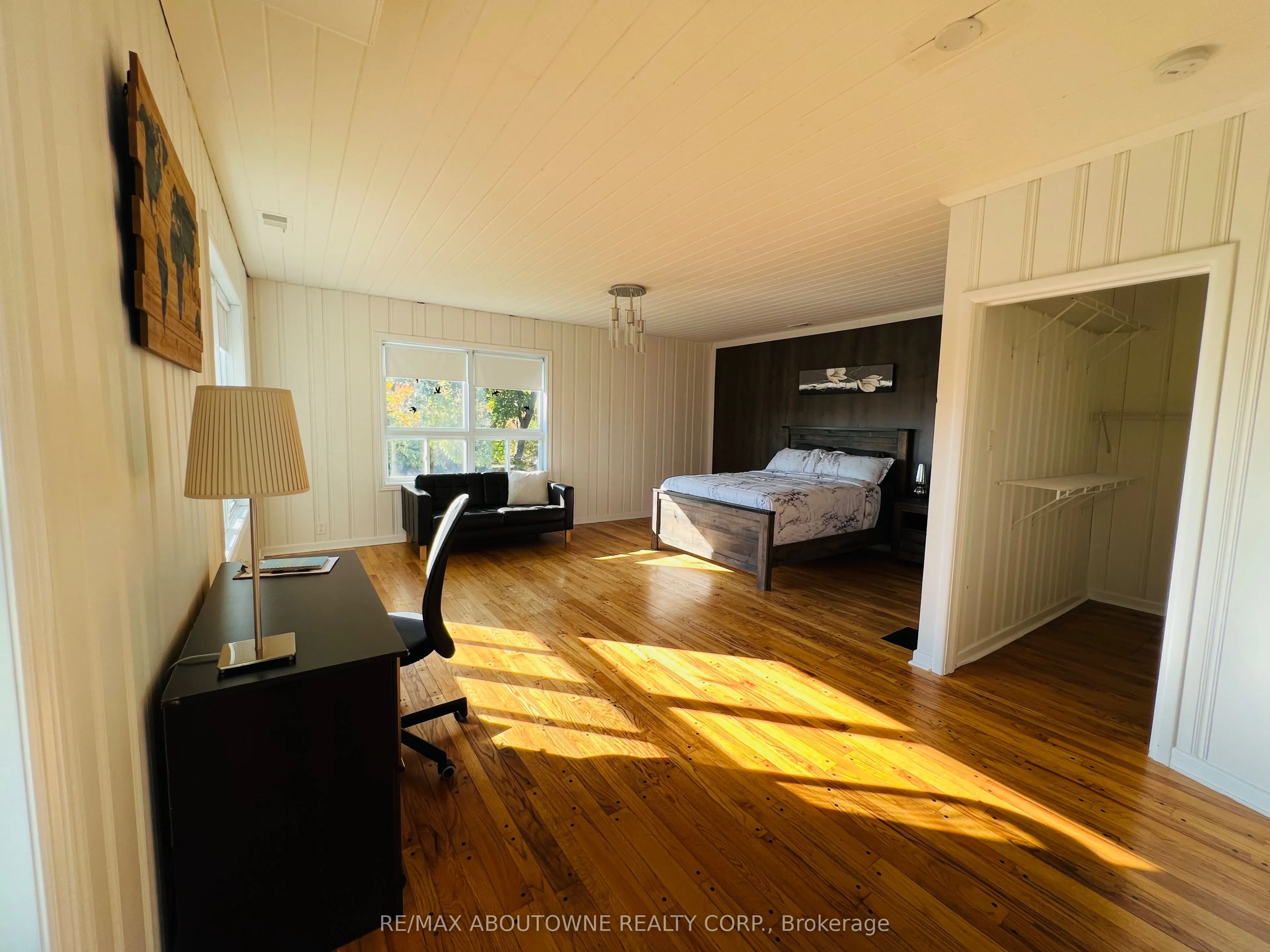 8 Renwood Place