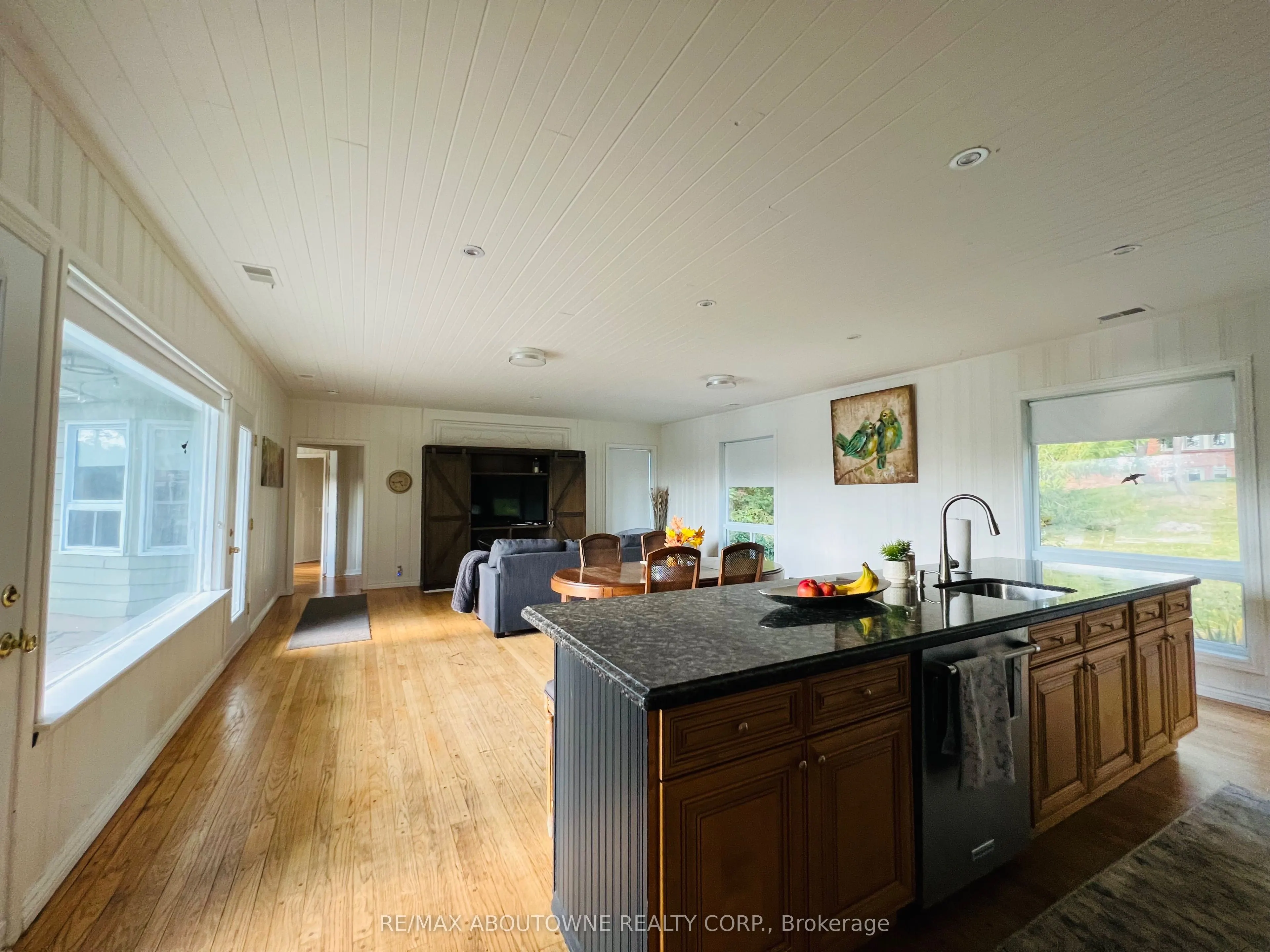 8 Renwood Place
