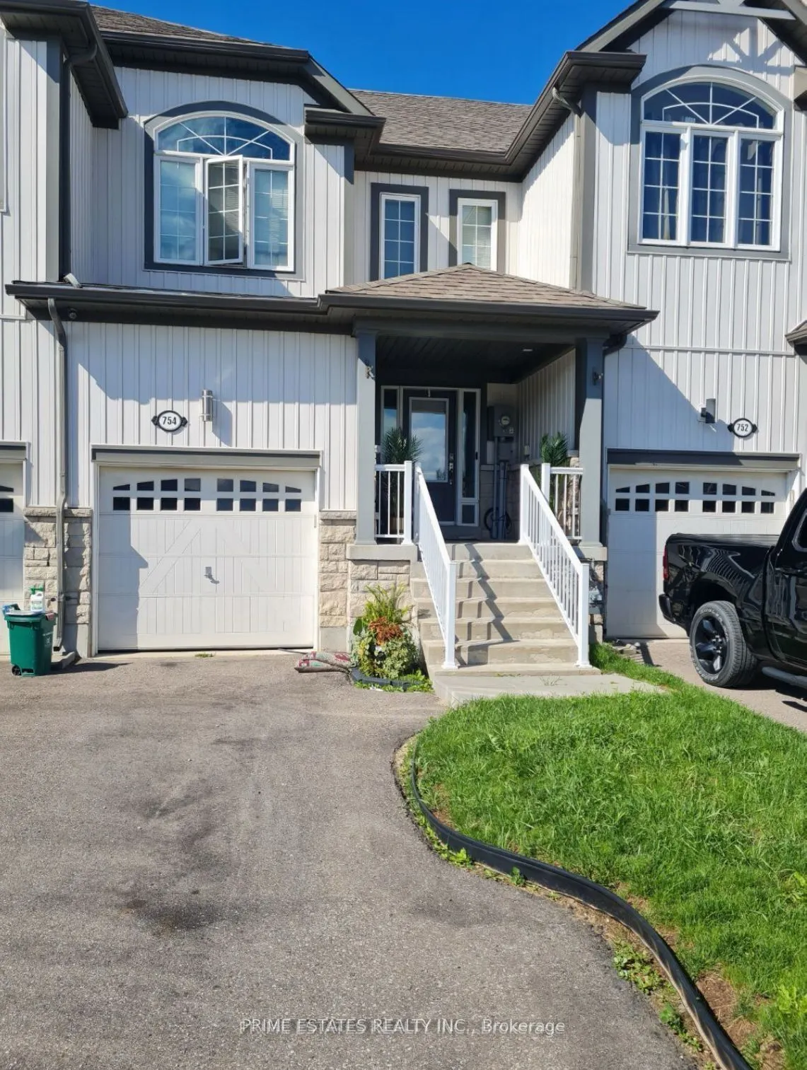 754 Cook Crescent