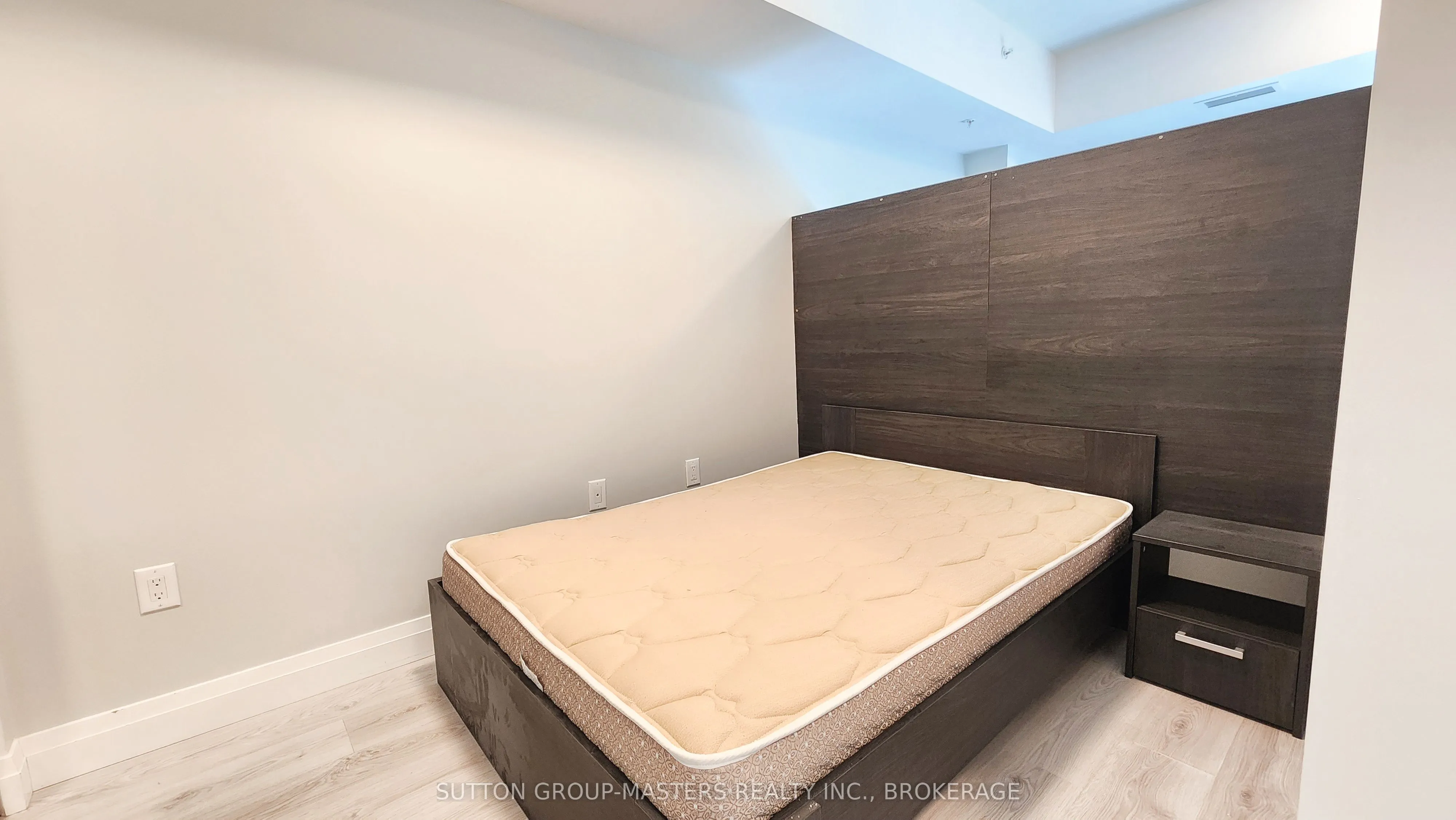 652 Princess Street #211