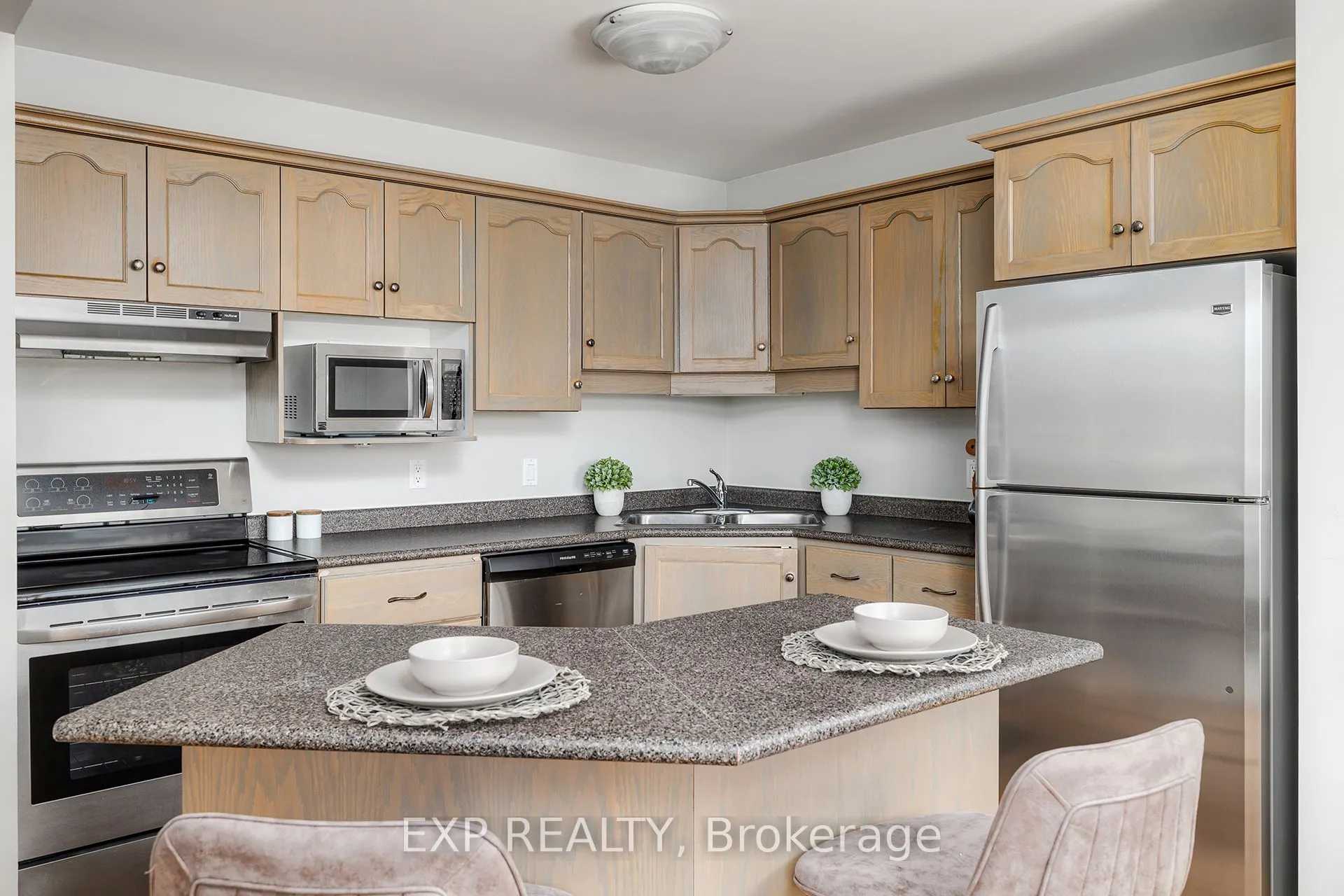 148 Athlone Crescent
