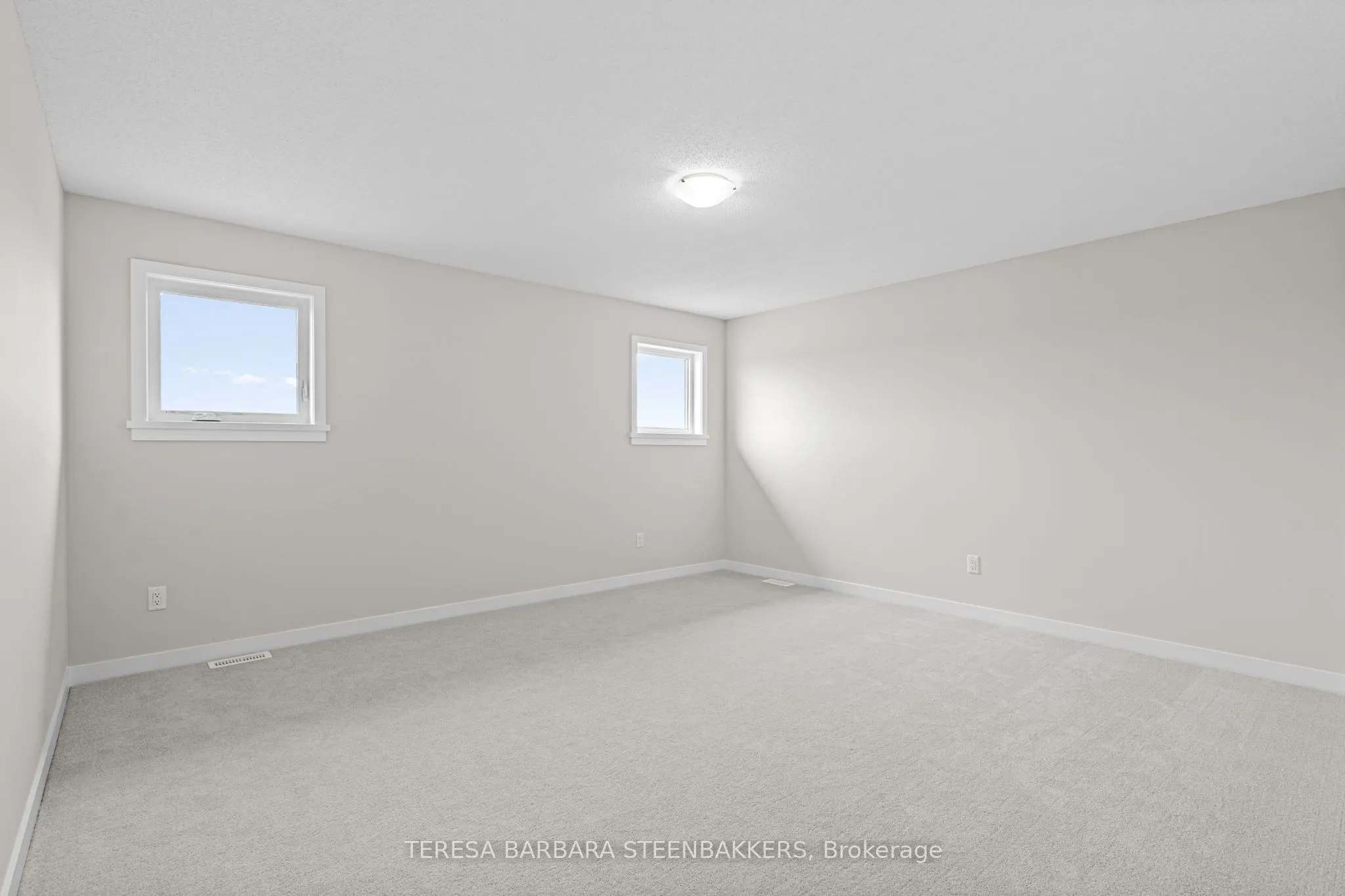 747 Kenny Gordon Avenue W