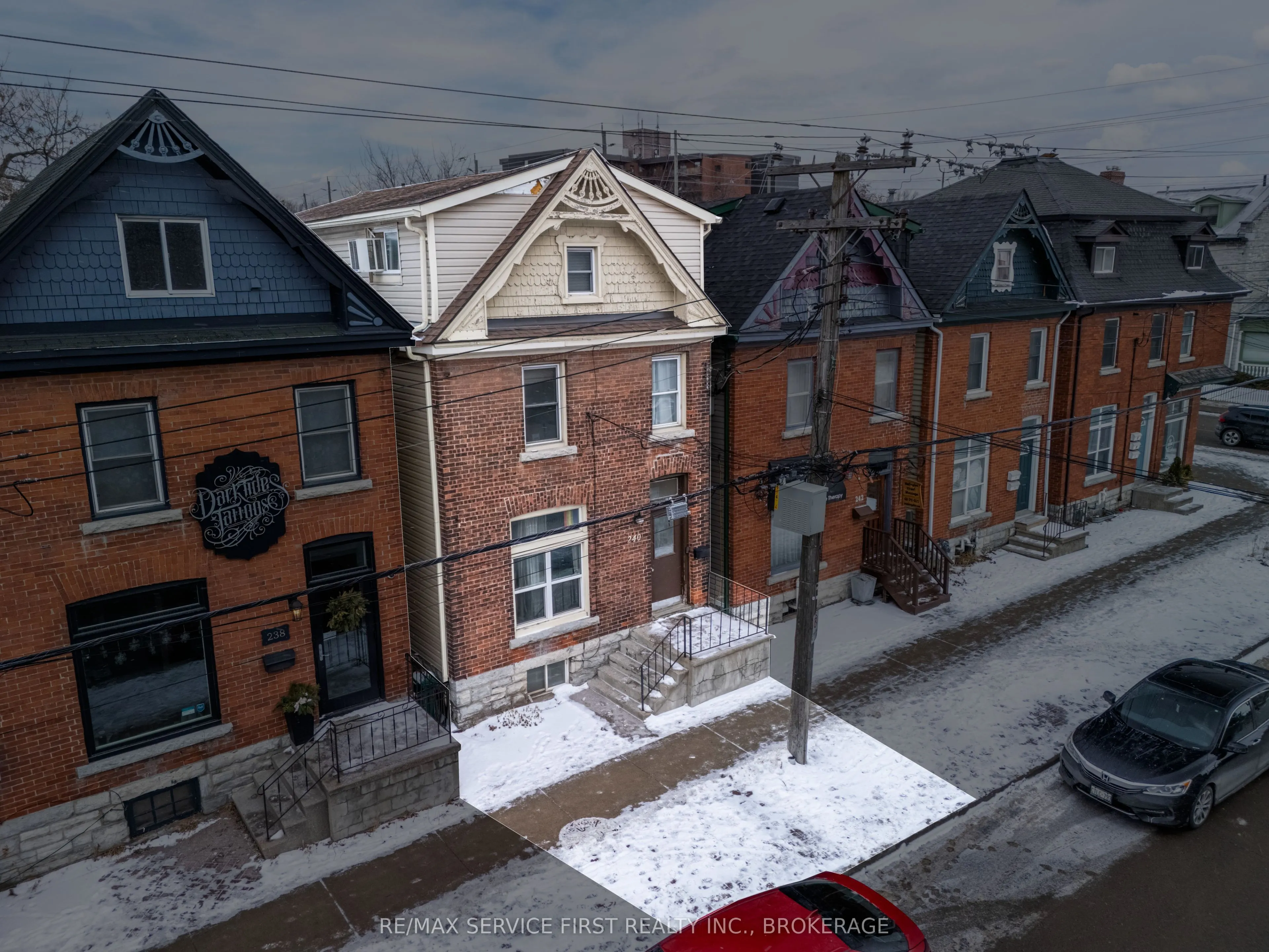 240 Wellington Street
