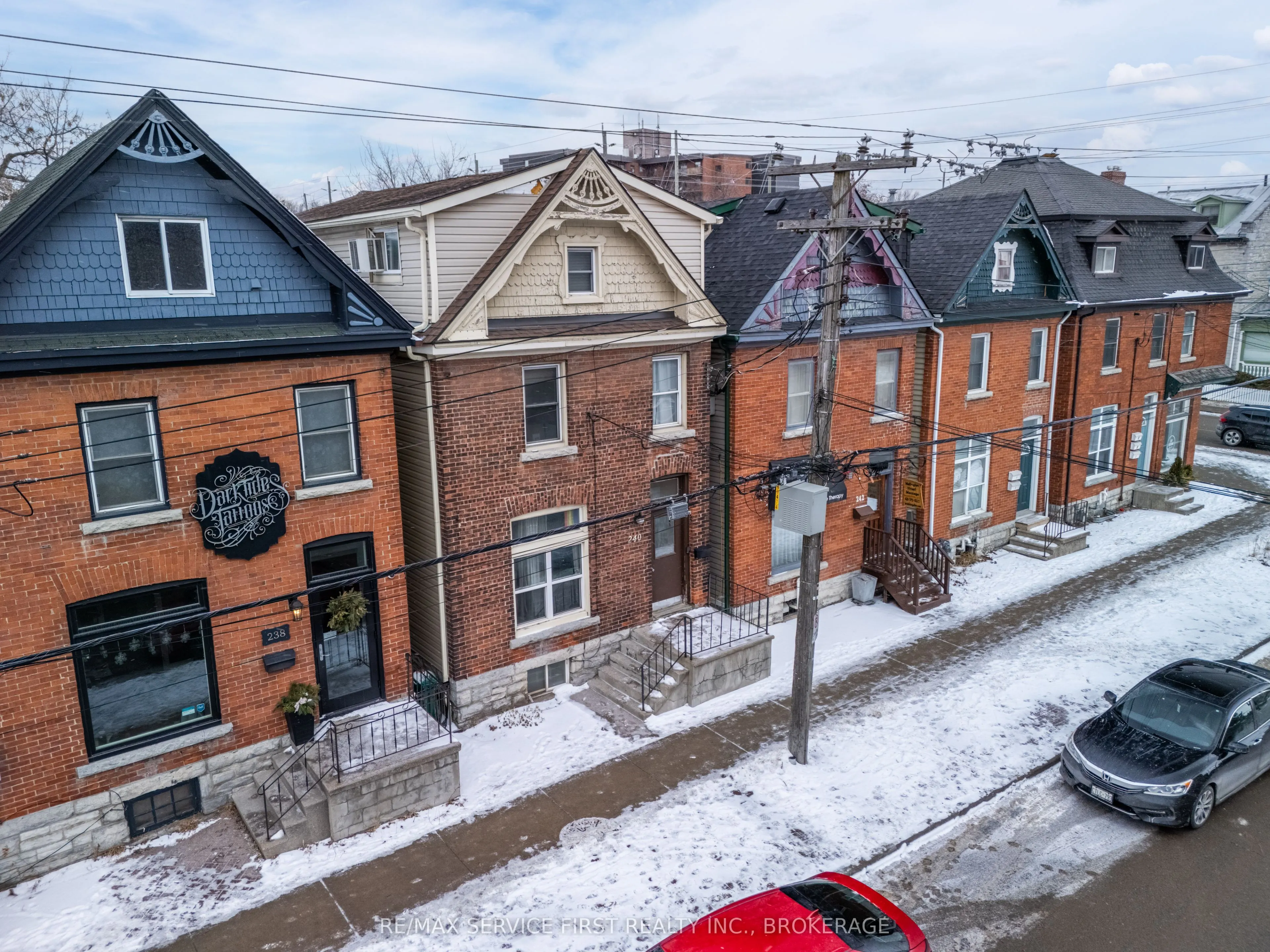 240 Wellington Street