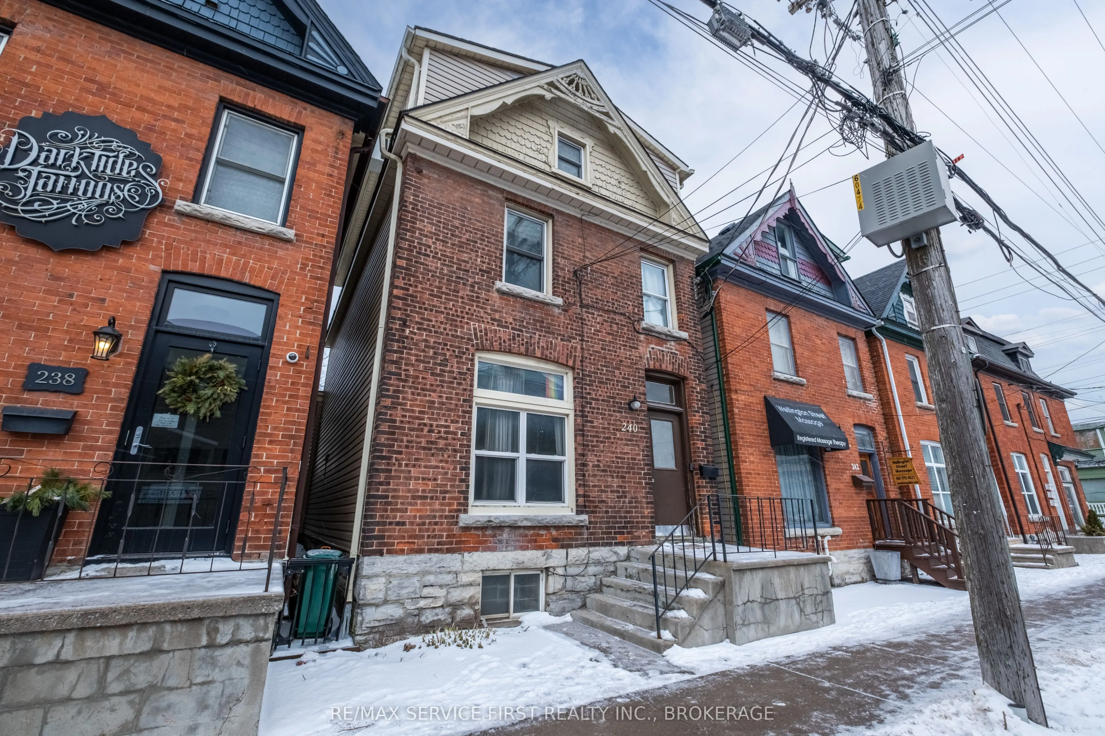 240 Wellington Street