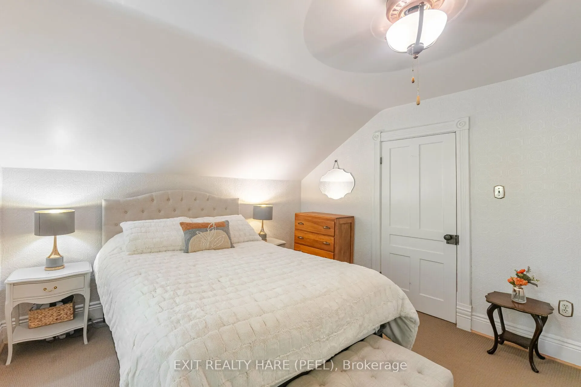 51 Osprey Street S