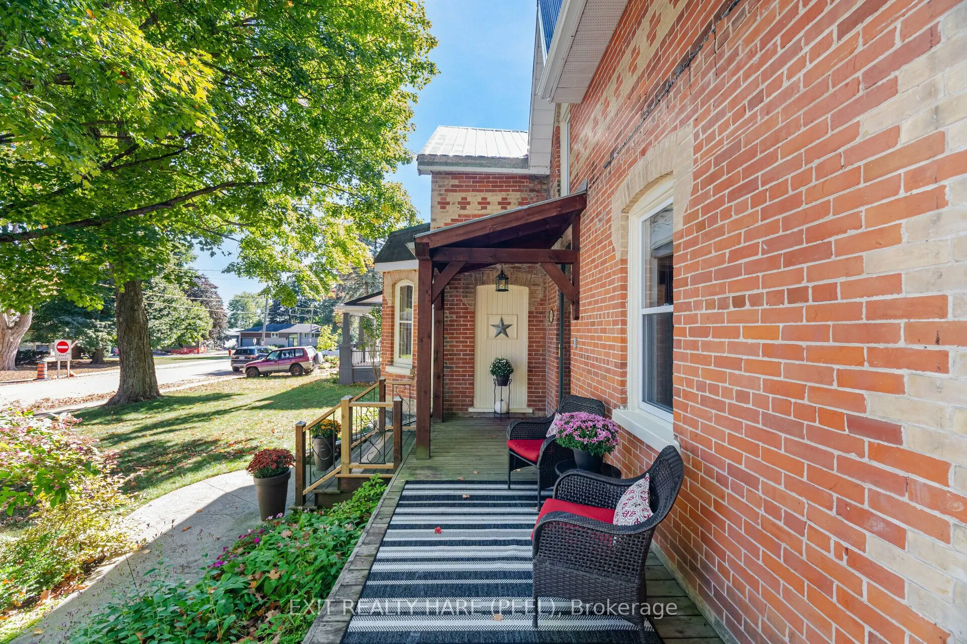 51 Osprey Street S