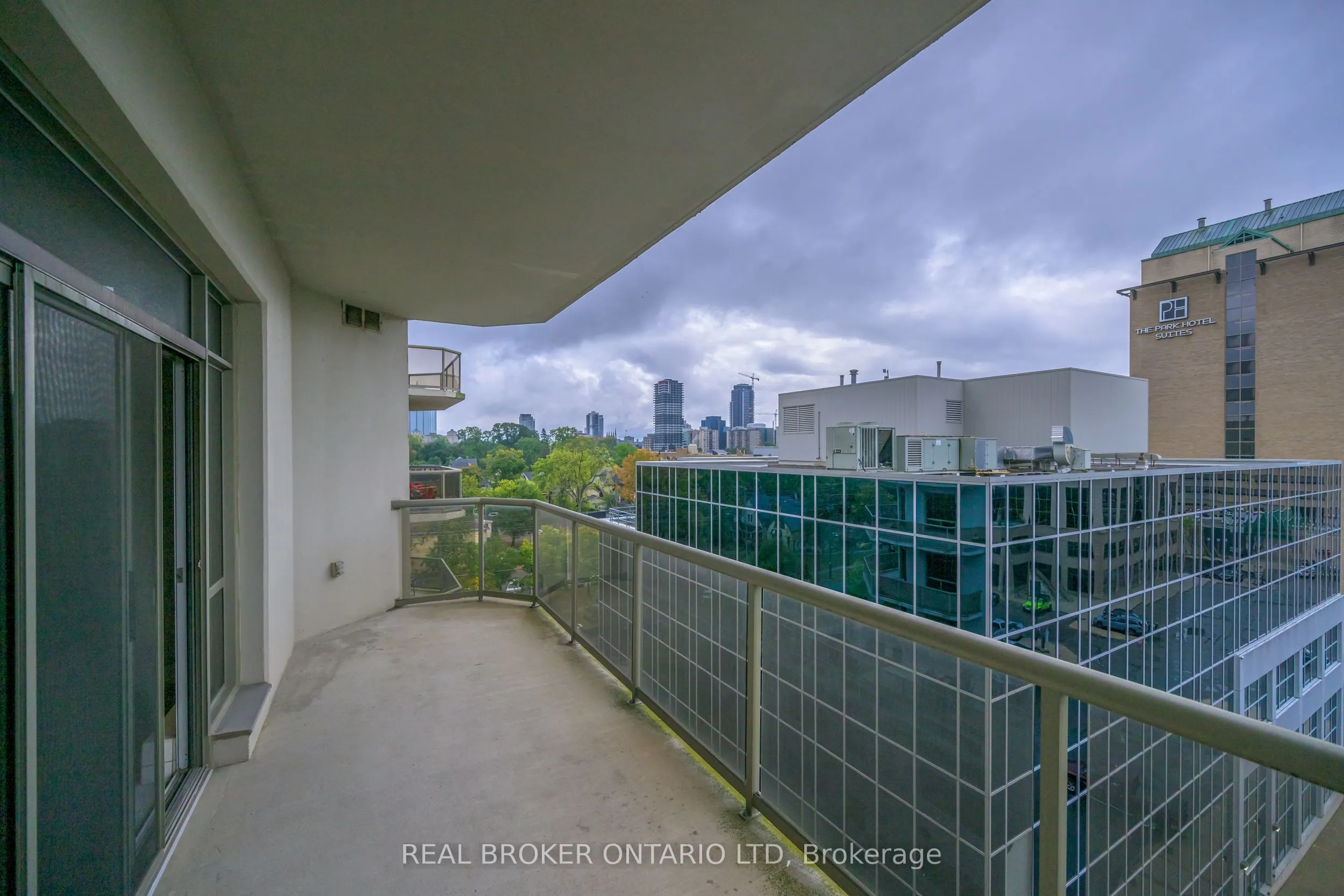 250 Pall Mall Street, #707