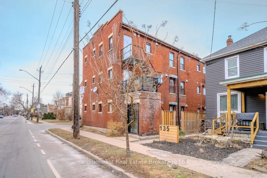 41 Albert Street, #3