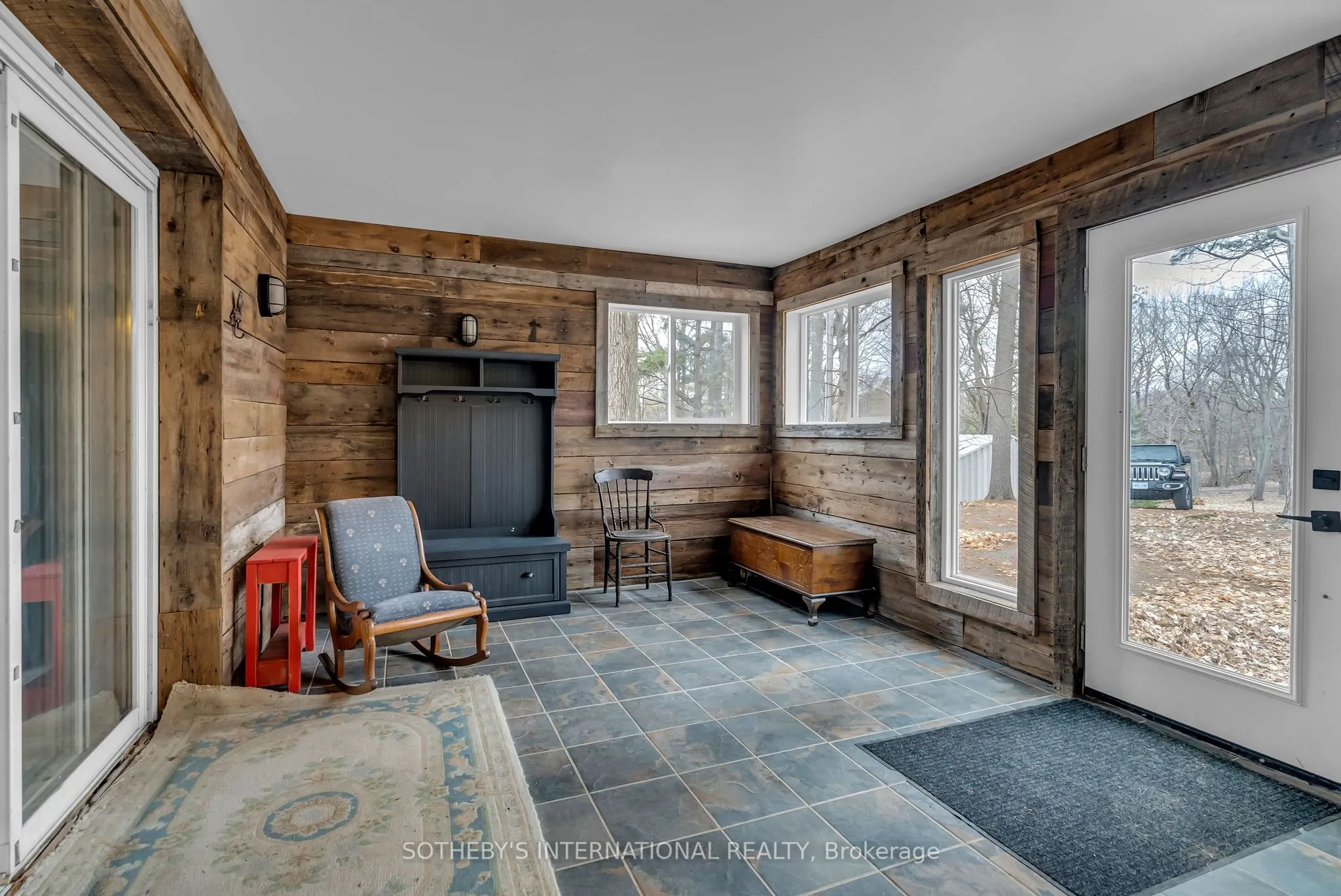 20820 South Service Road