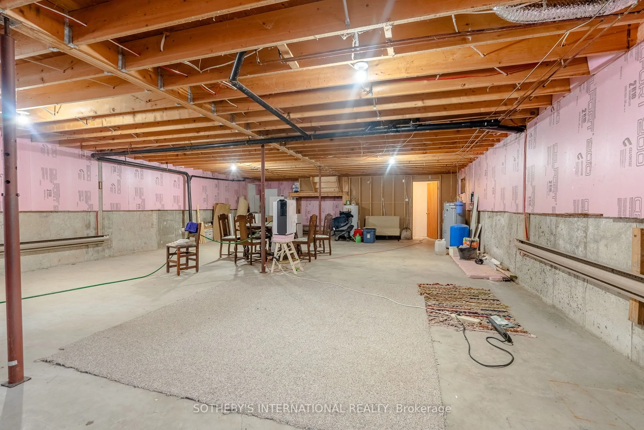 20820 South Service Road