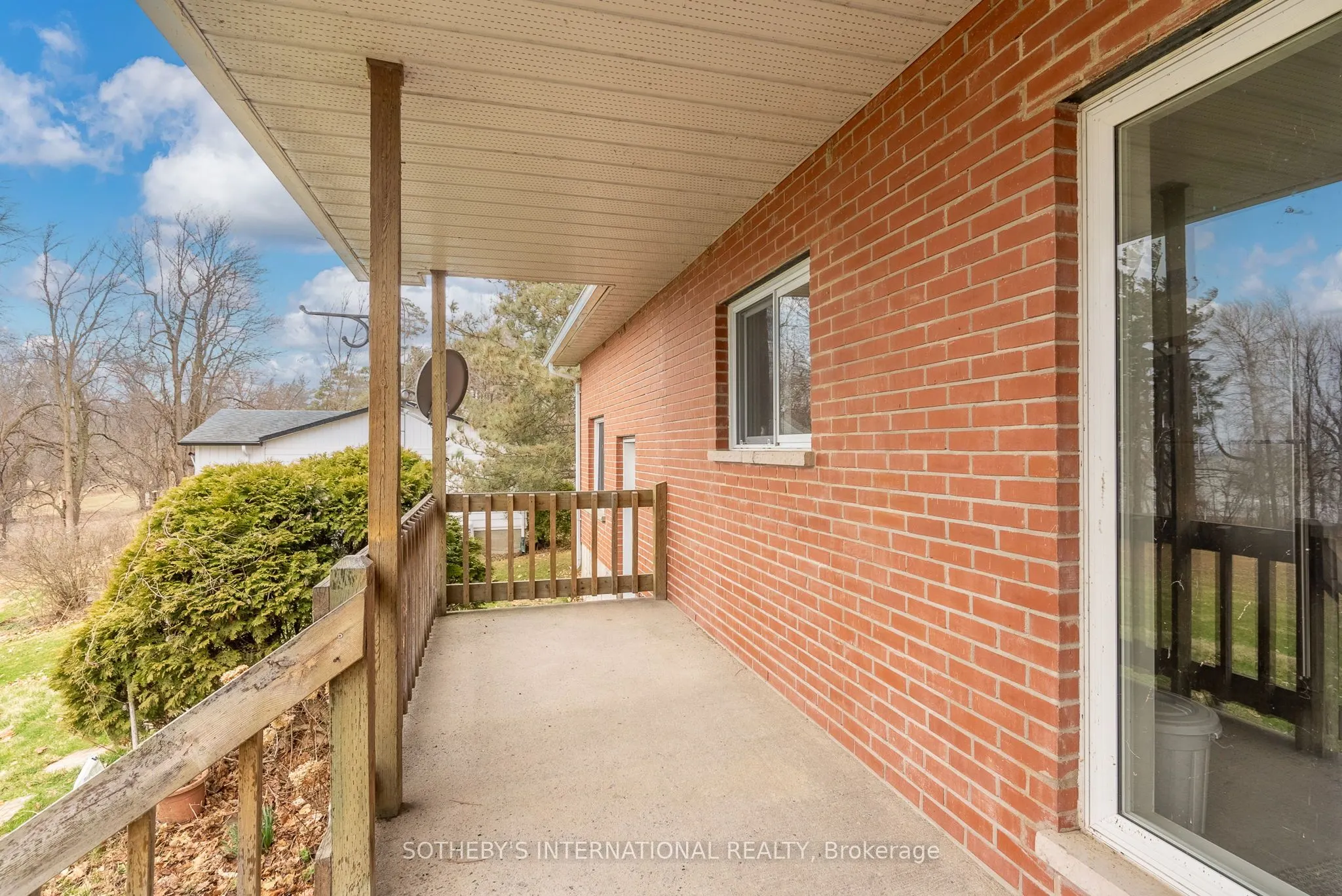 20820 South Service Road