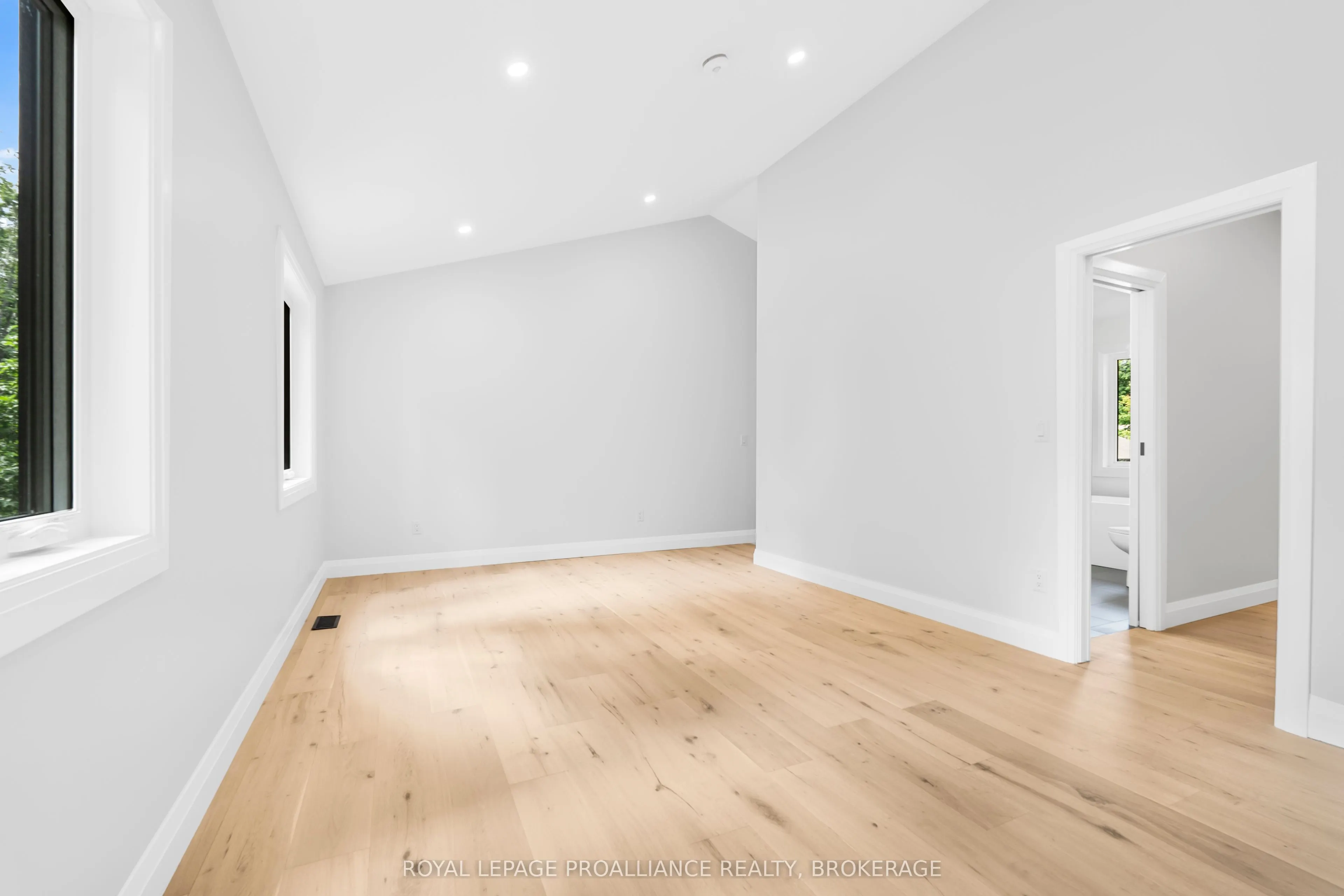 17 Riverside Drive