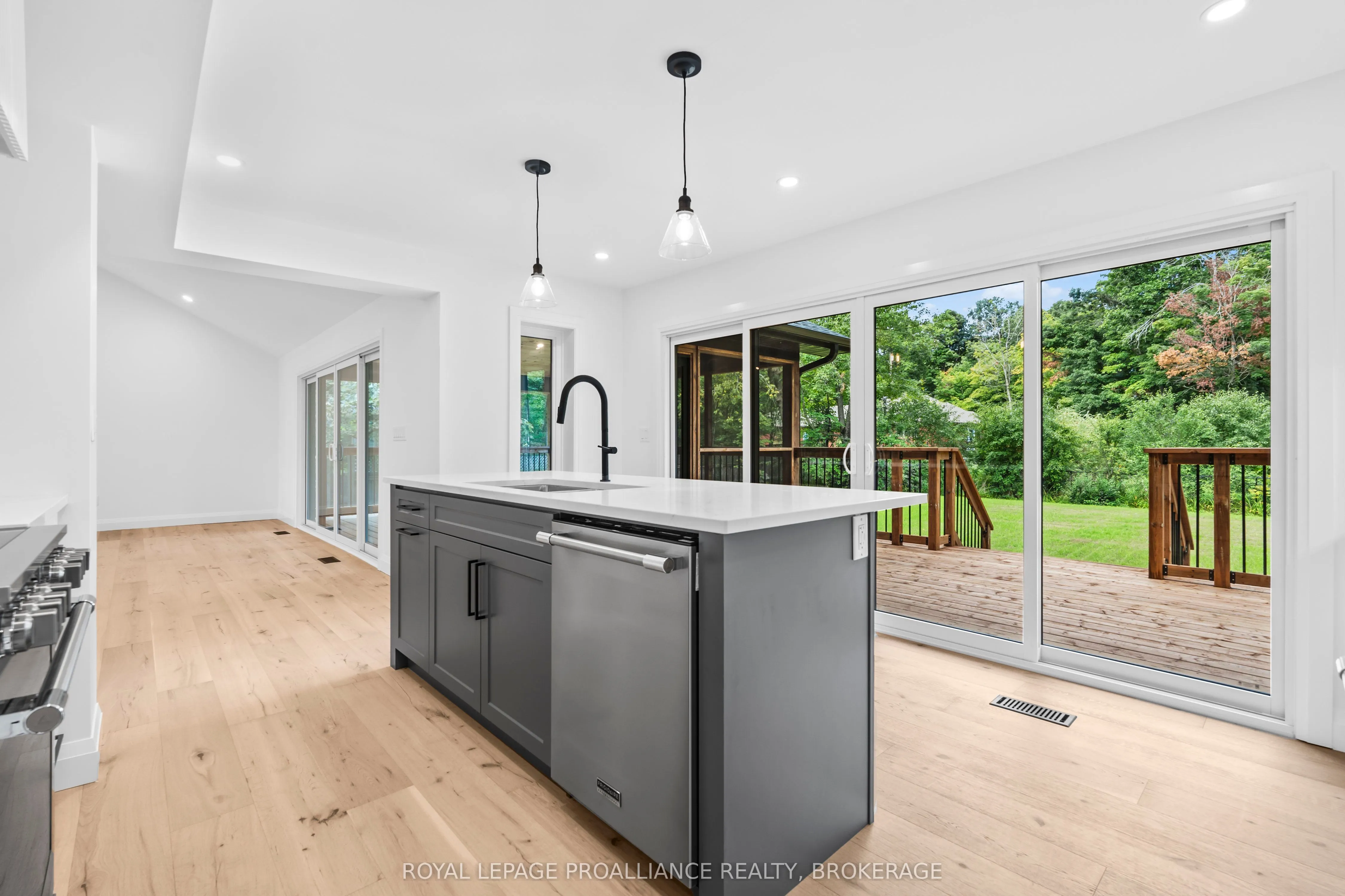 17 Riverside Drive