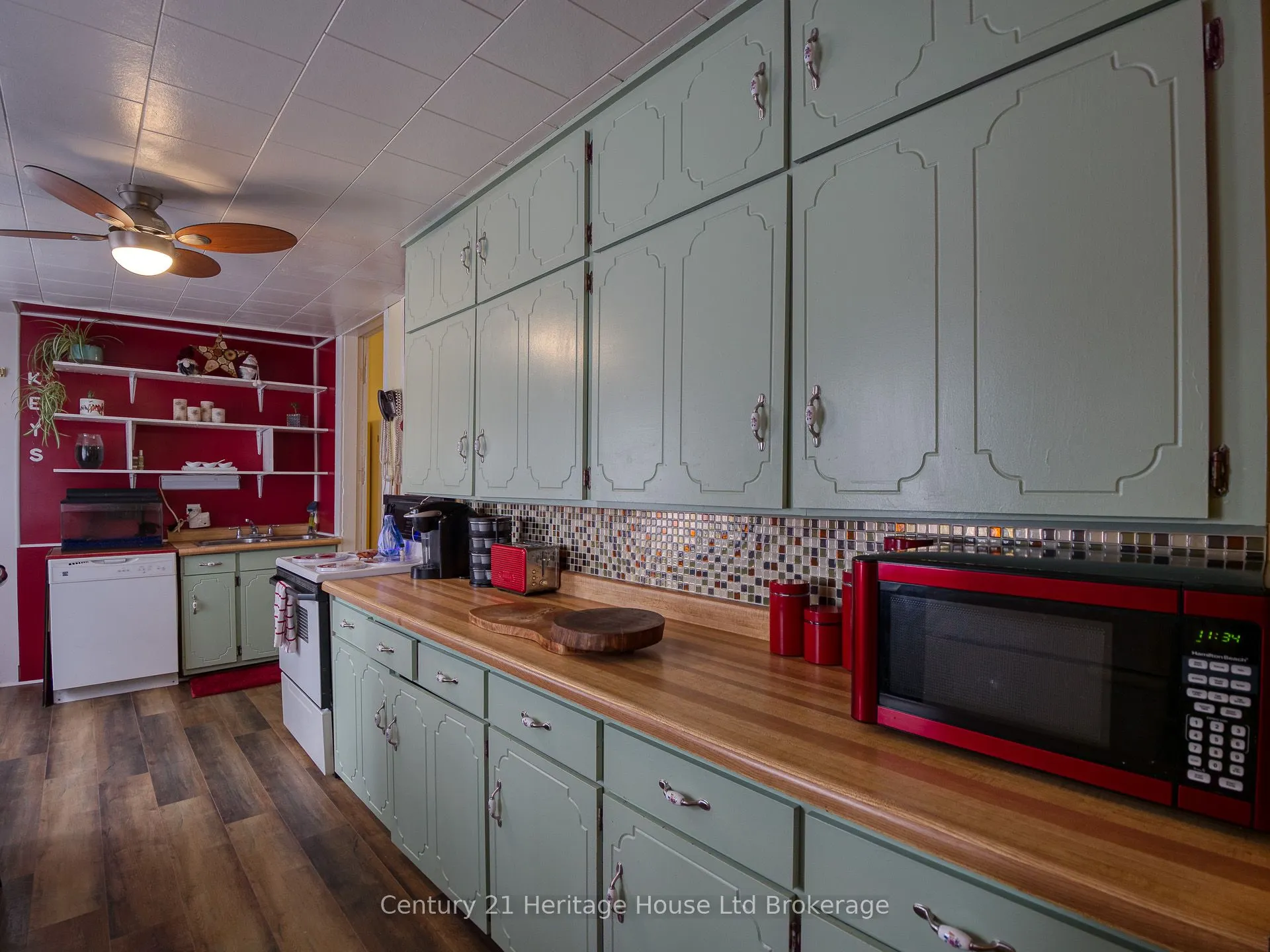 2 ELGIN Street W