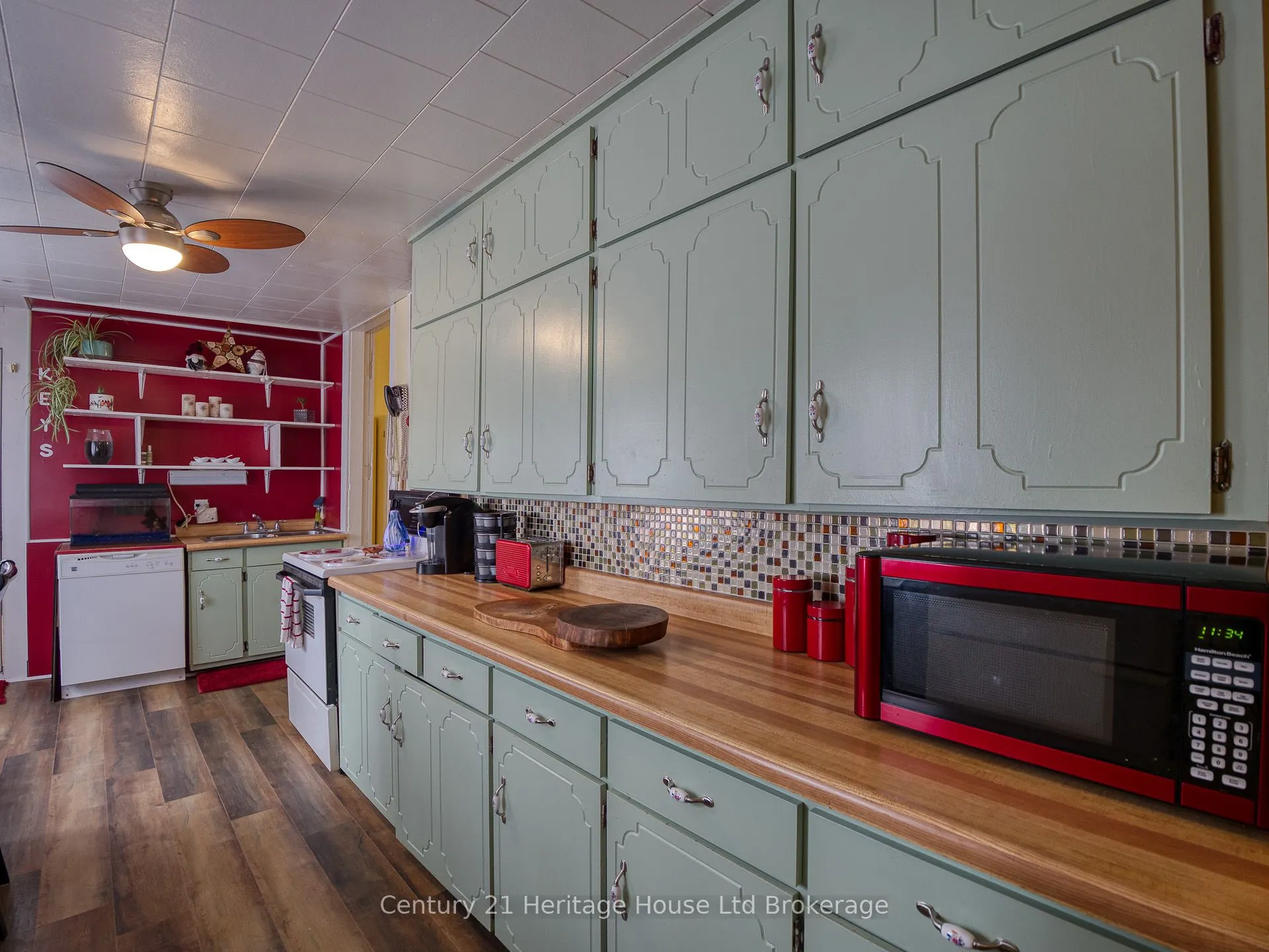 2 ELGIN Street W