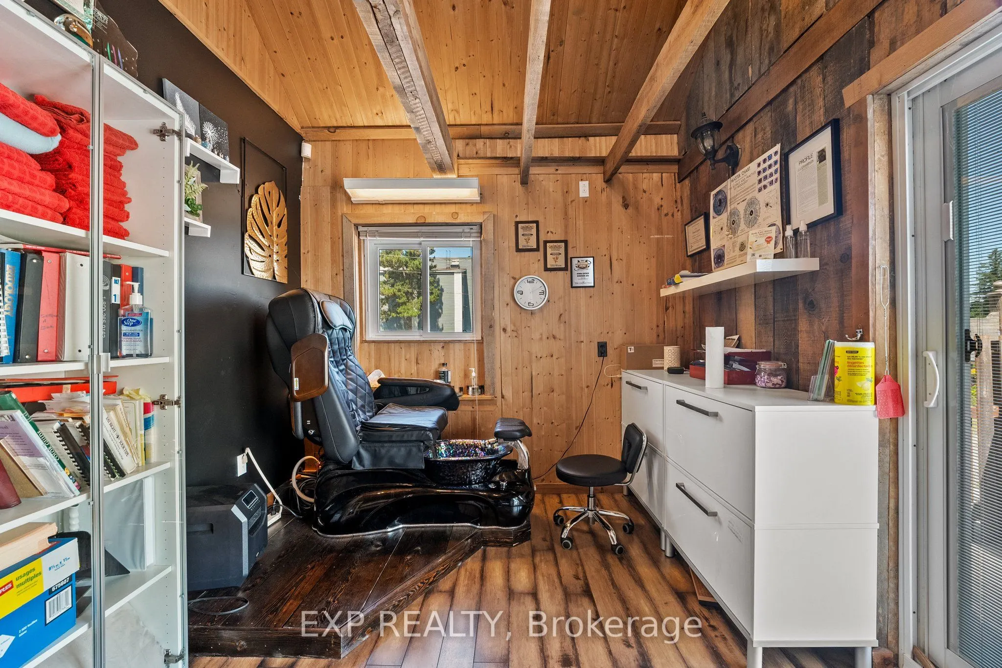104 William Street N