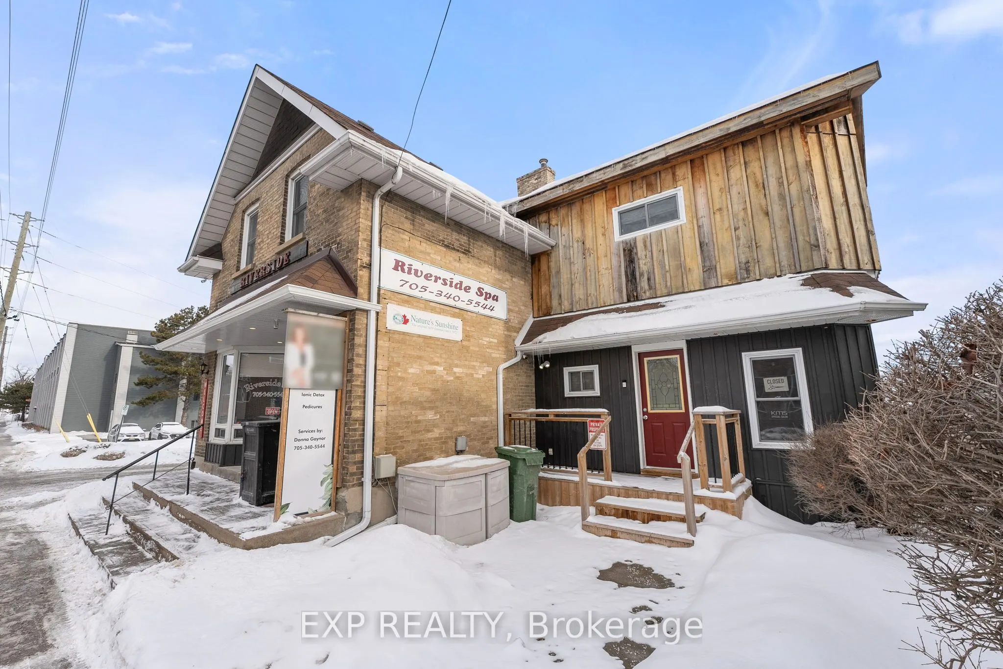 104 William Street N