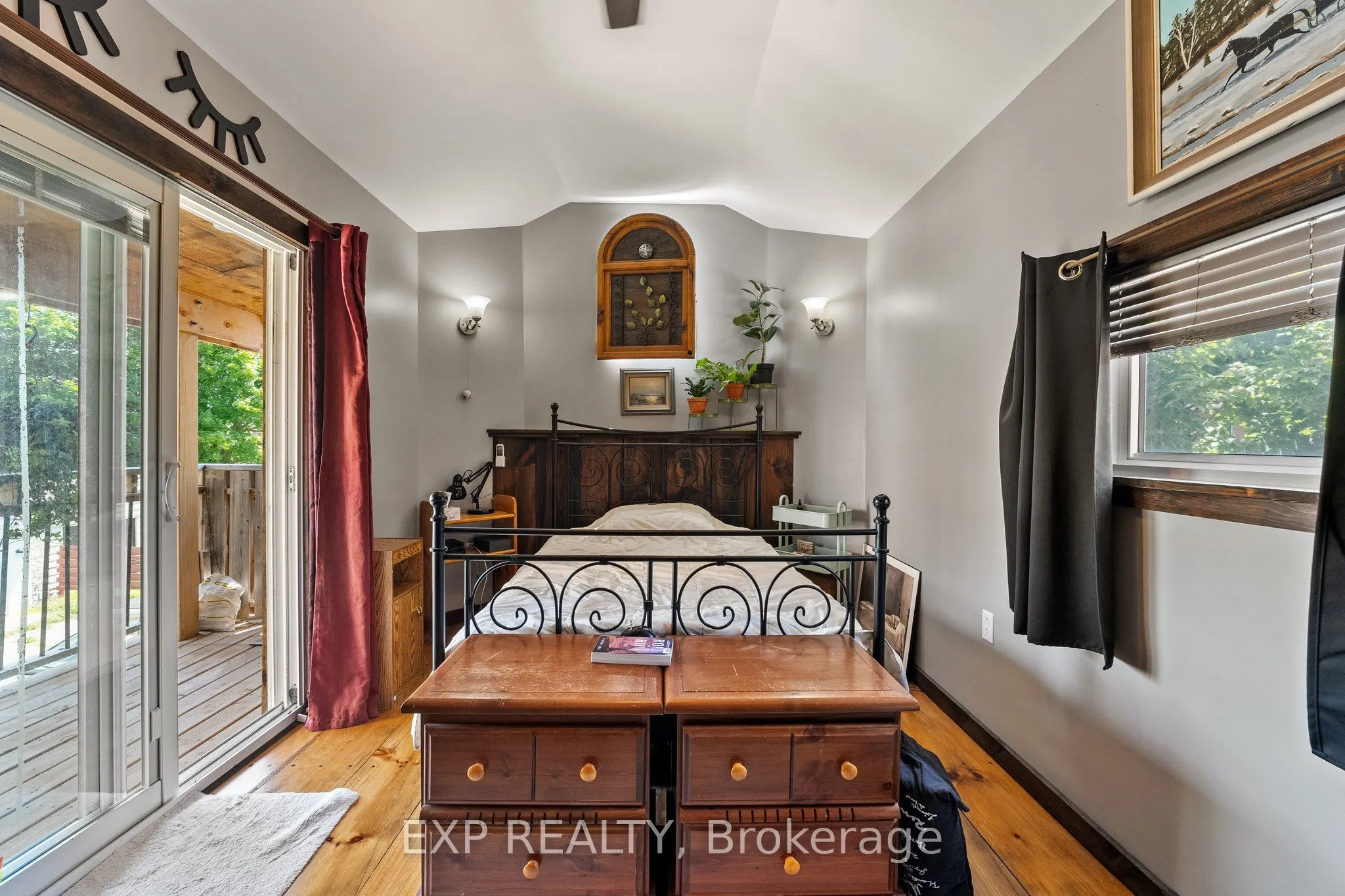 104 William Street N