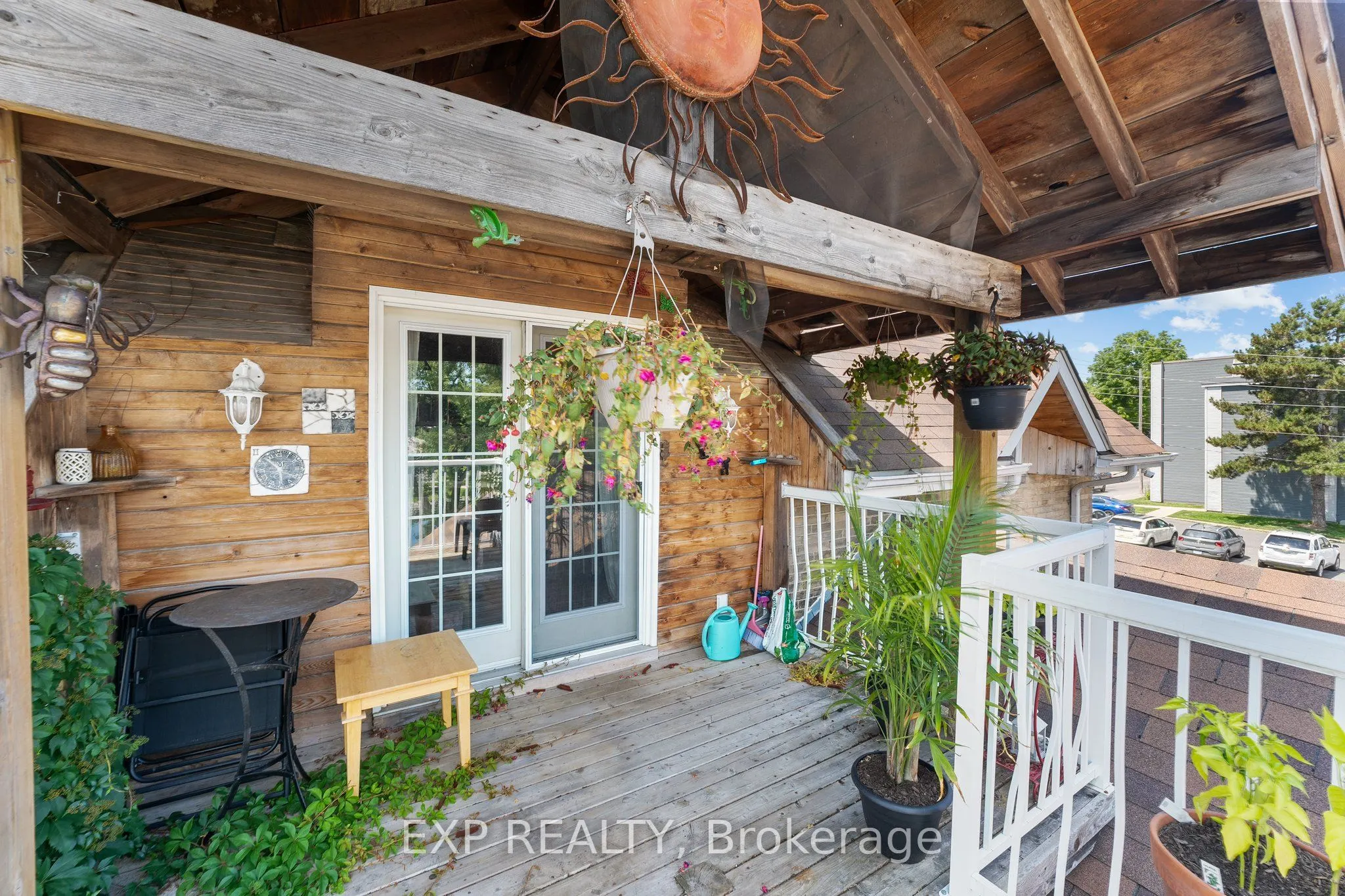 104 William Street N