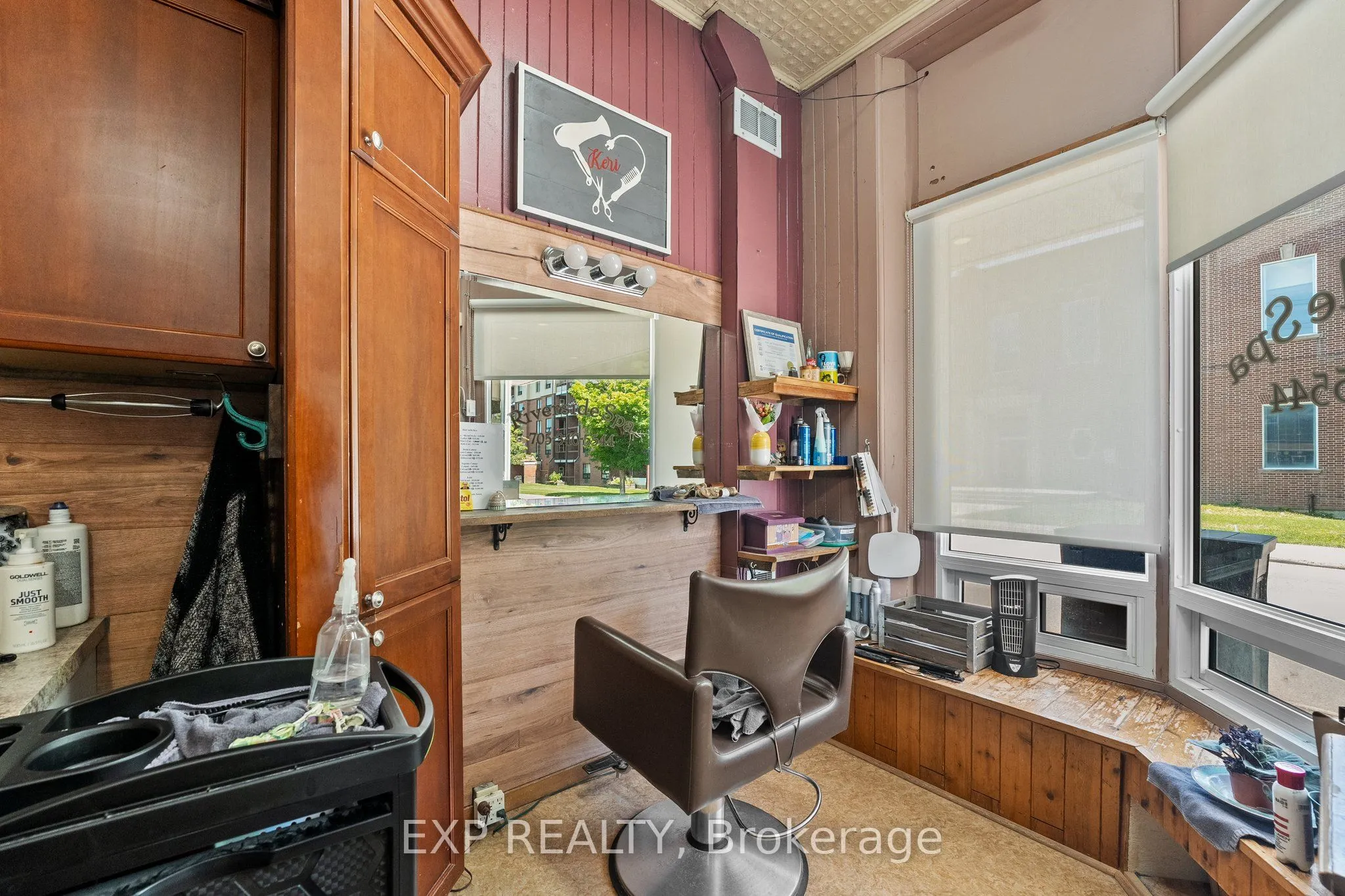 104 William Street N
